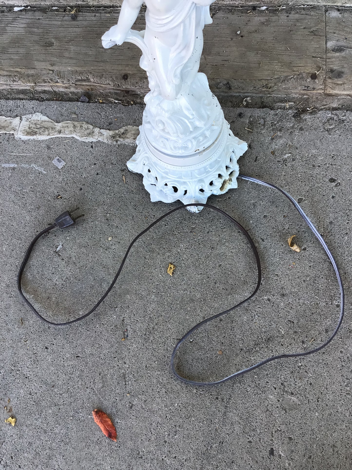 Vintage White Figural Cherub Lamp