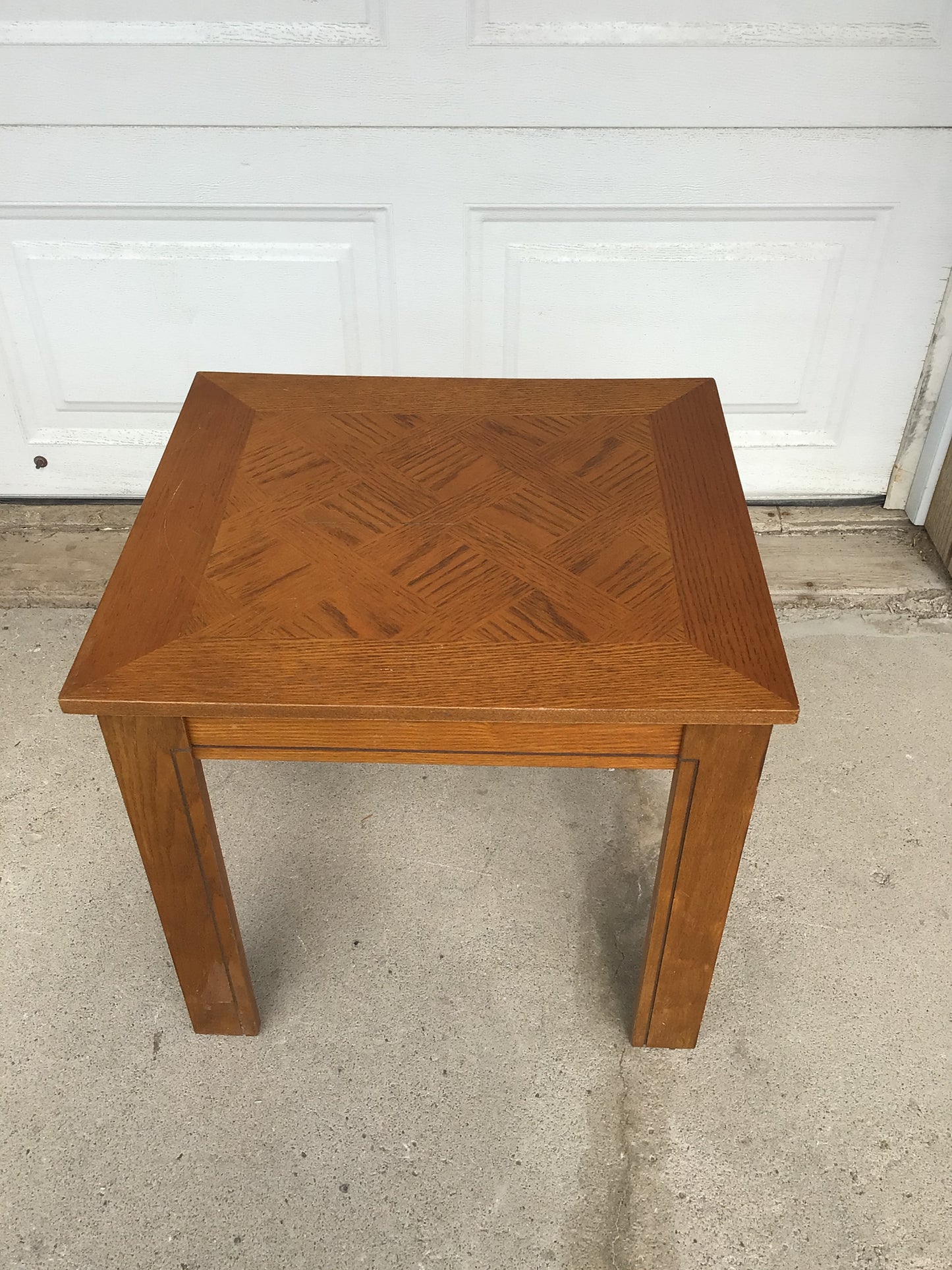 Oak End Table (small scratch)