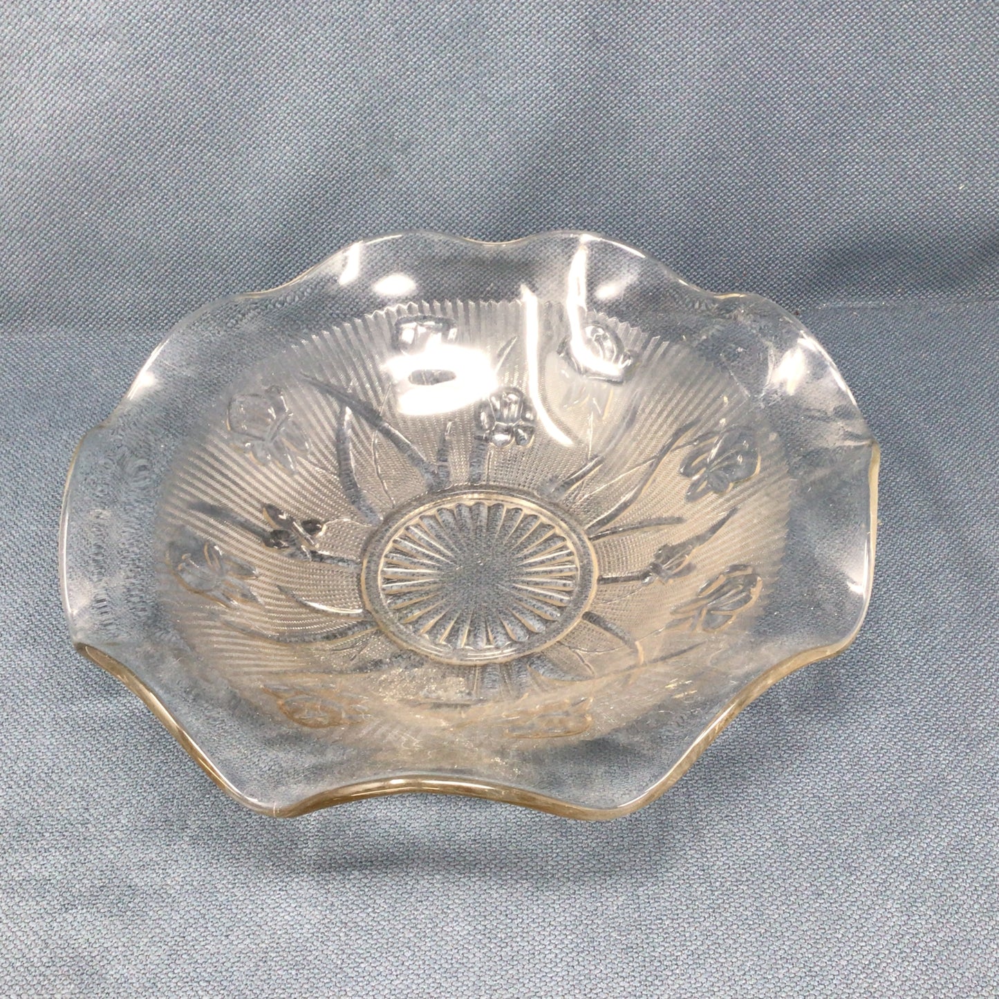 Vintage Jeanette Glass Ruffle Bowl
