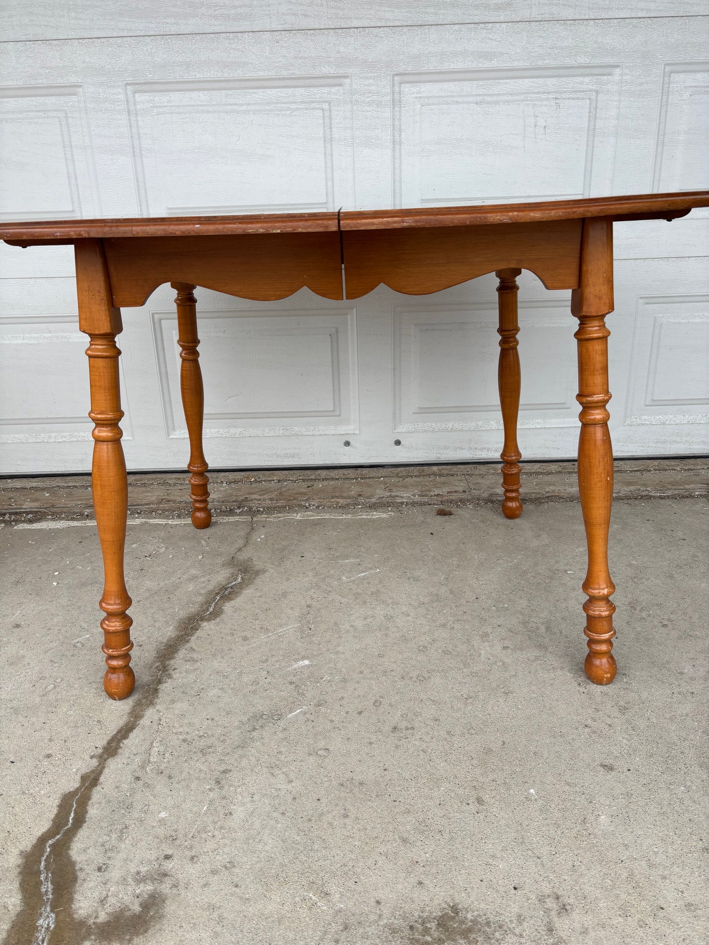 Oak Oval Kitchen Table With Leaf