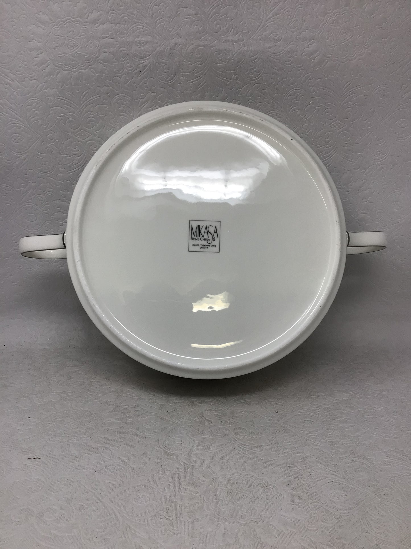 Mikasa Covered Casserole Dish