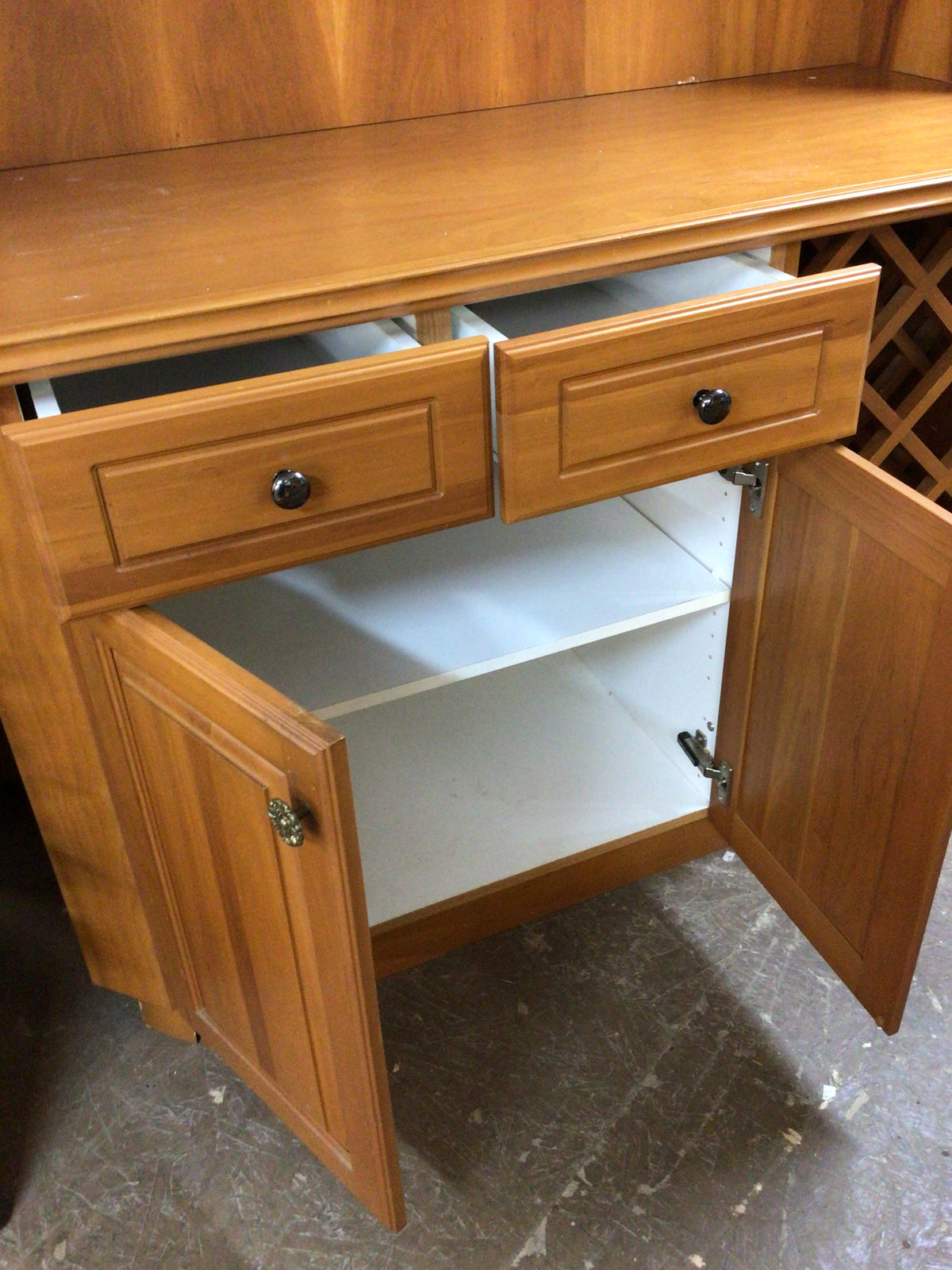 Traditional Wood Hutch