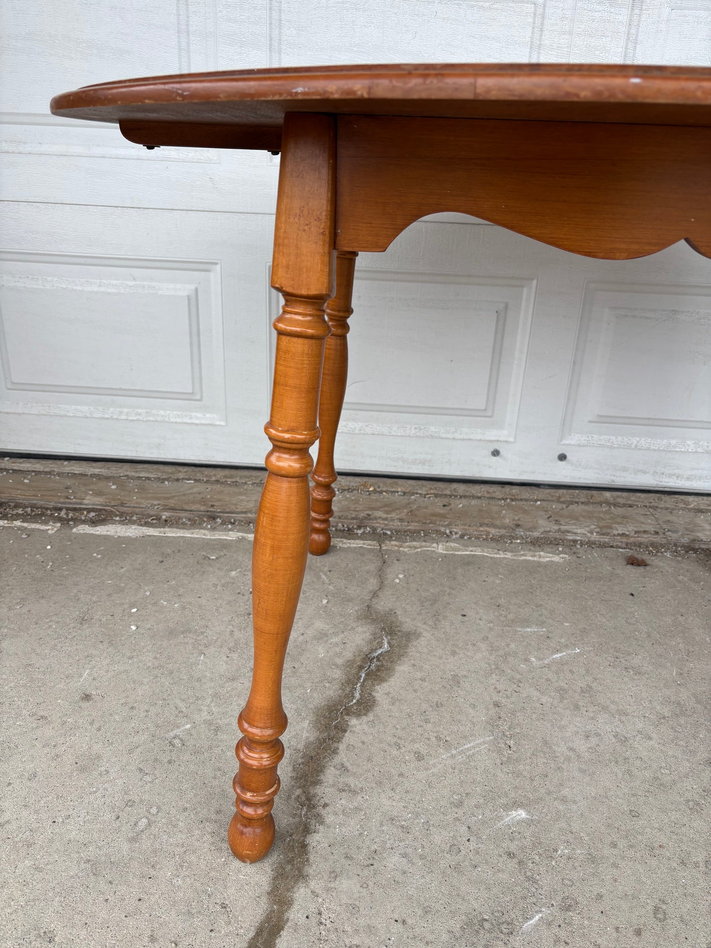Oak Oval Kitchen Table With Leaf