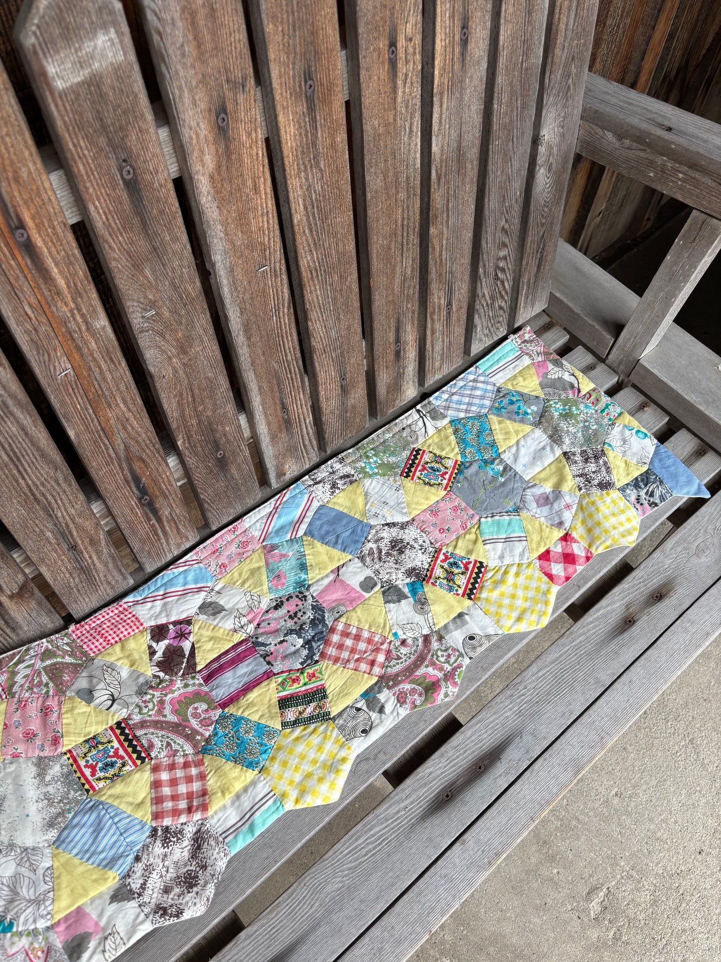 Hand Made Dresden Plate Pattern Quilt