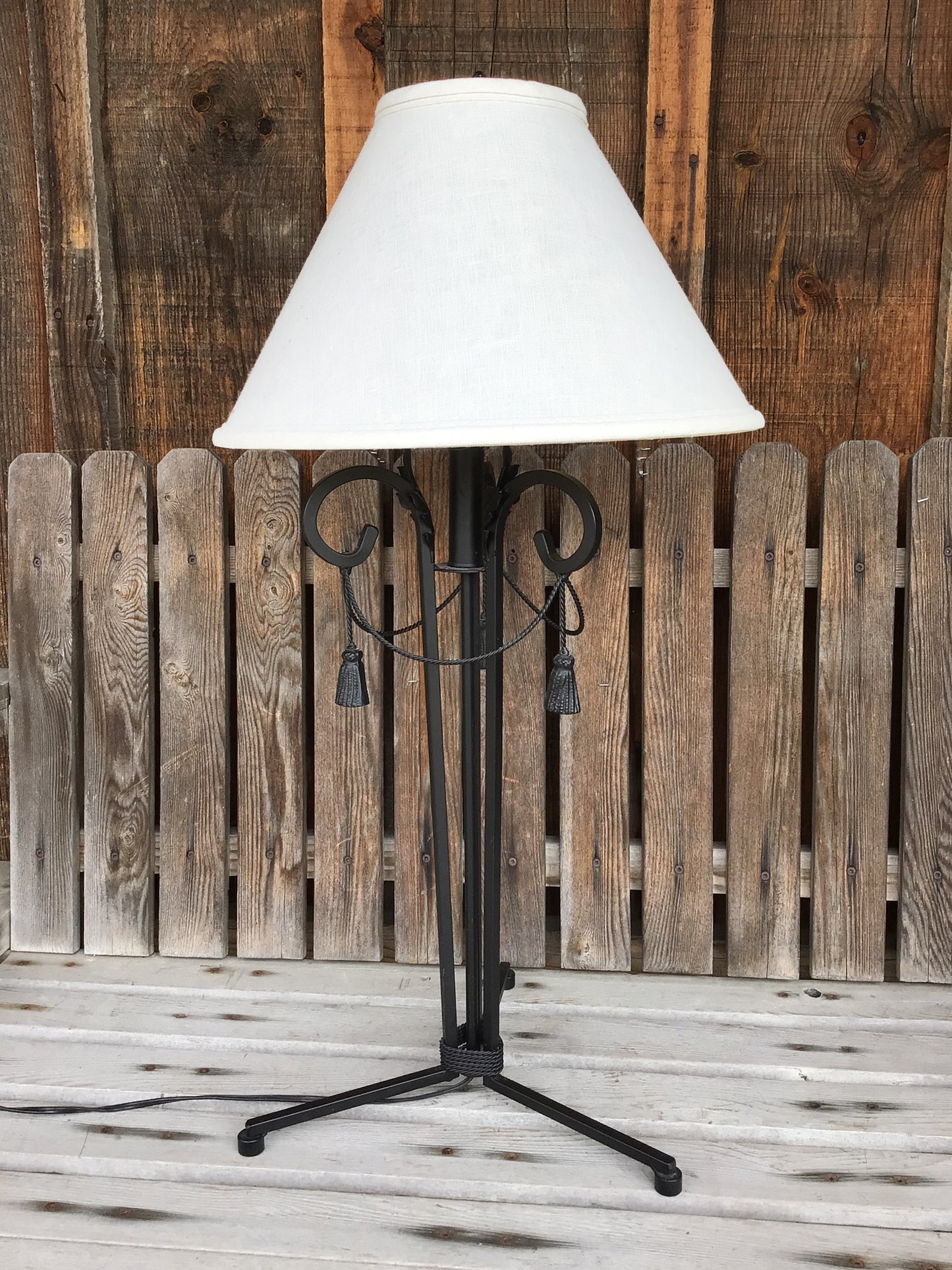Tassel Lamp