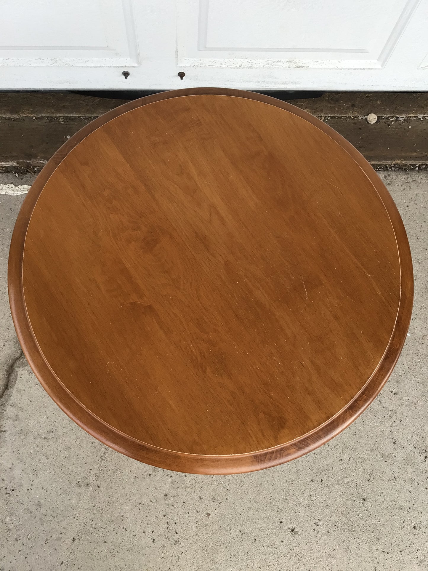 Round Pedestal Side Table