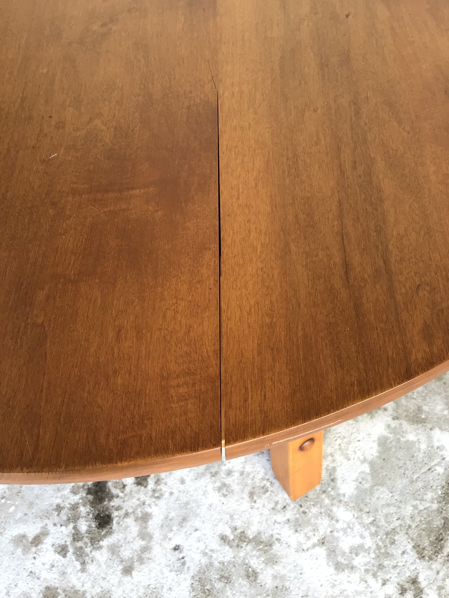 Mid-Century Modern Round Coffee Table