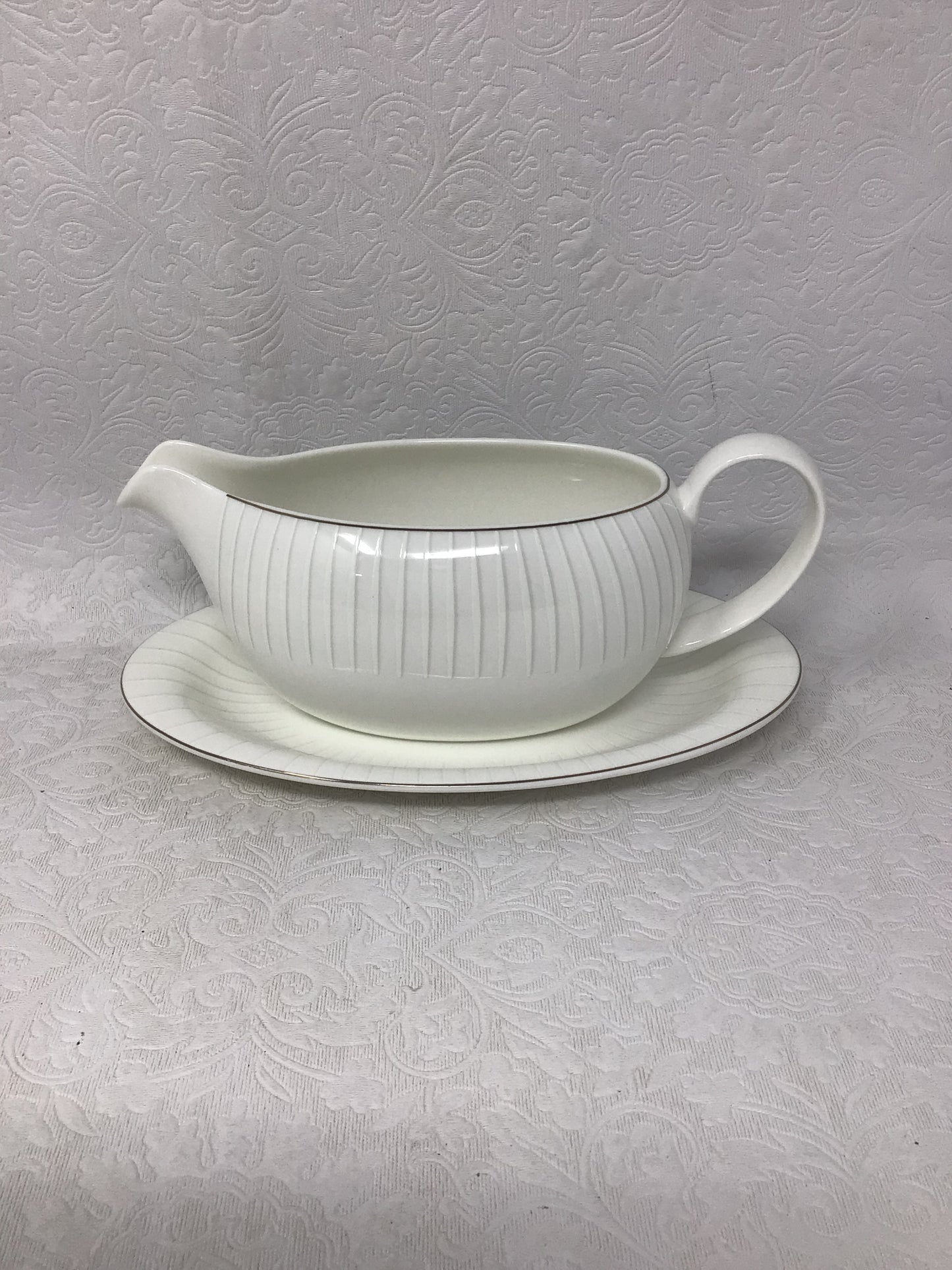 MIKASA Gravy Boat and Tray