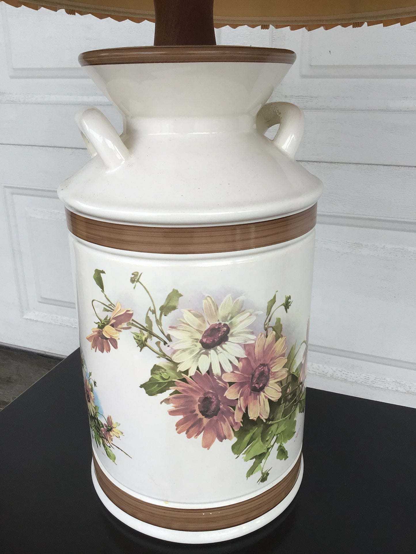 Vintage Ceramic Jug-style Table Lamp