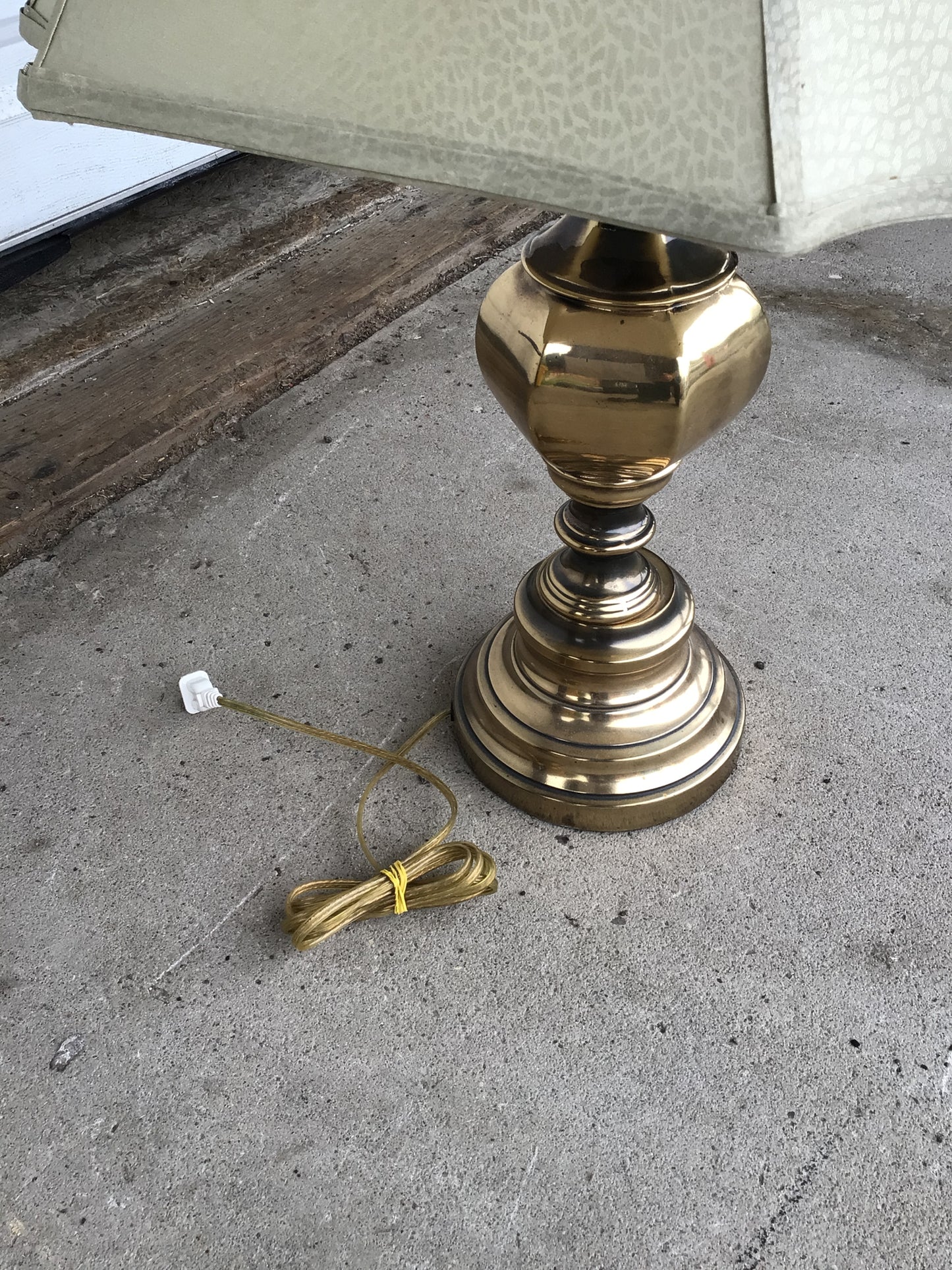 Lumiray Brass Lamp with Shade
