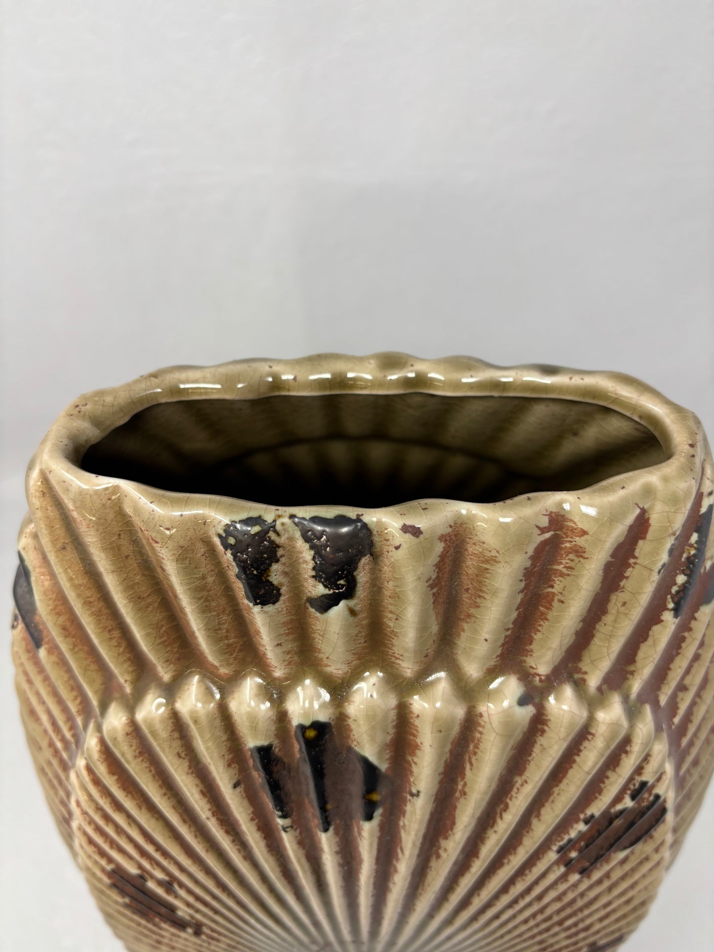 Ceramic Glazed Shell Vase