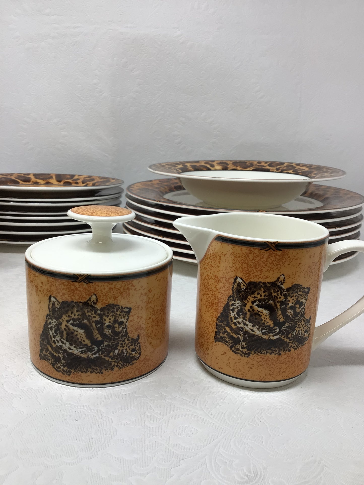 28 pc Cheetah Print Dinnerware Set