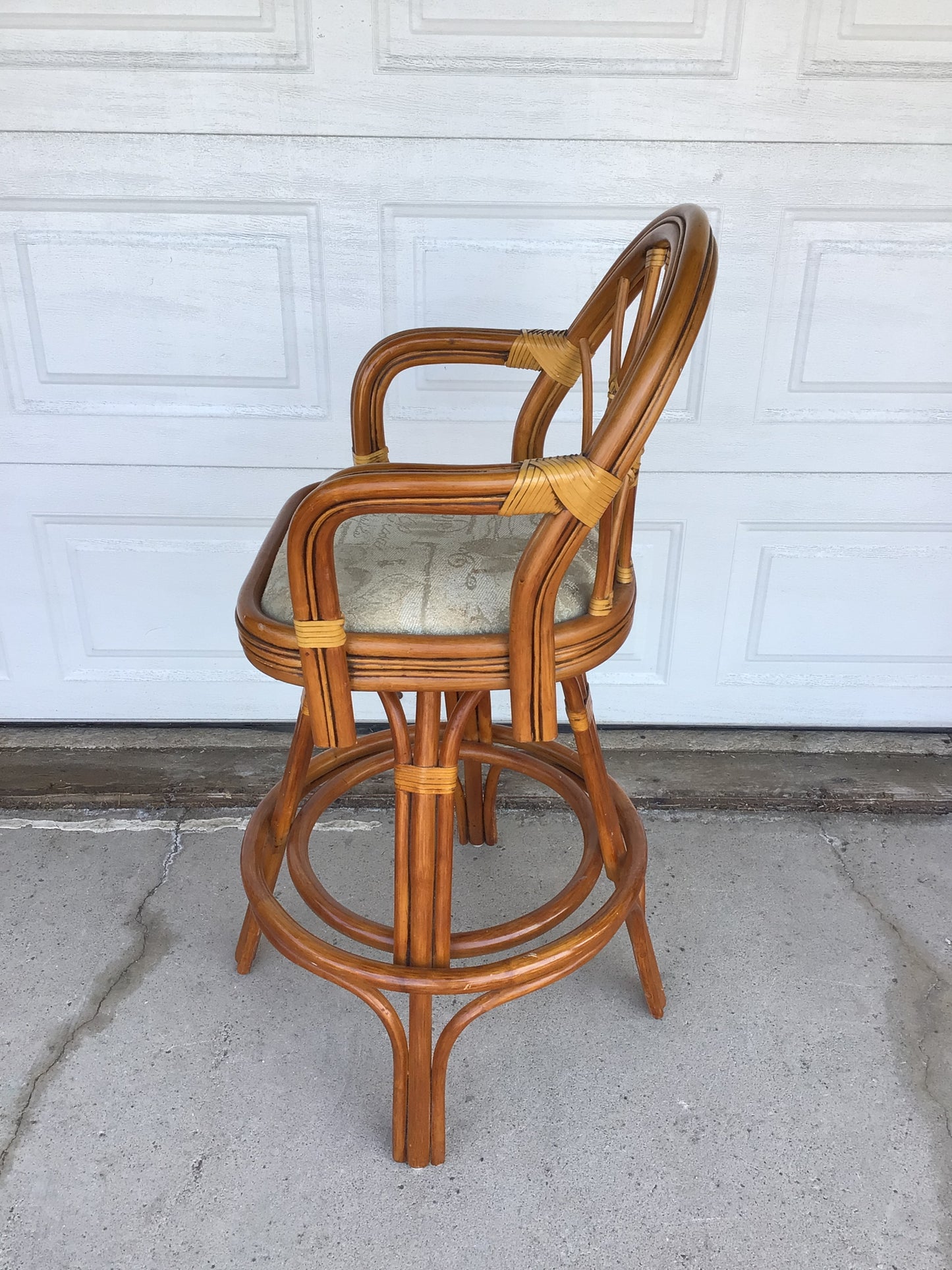Rattan Swivel Bar Stool