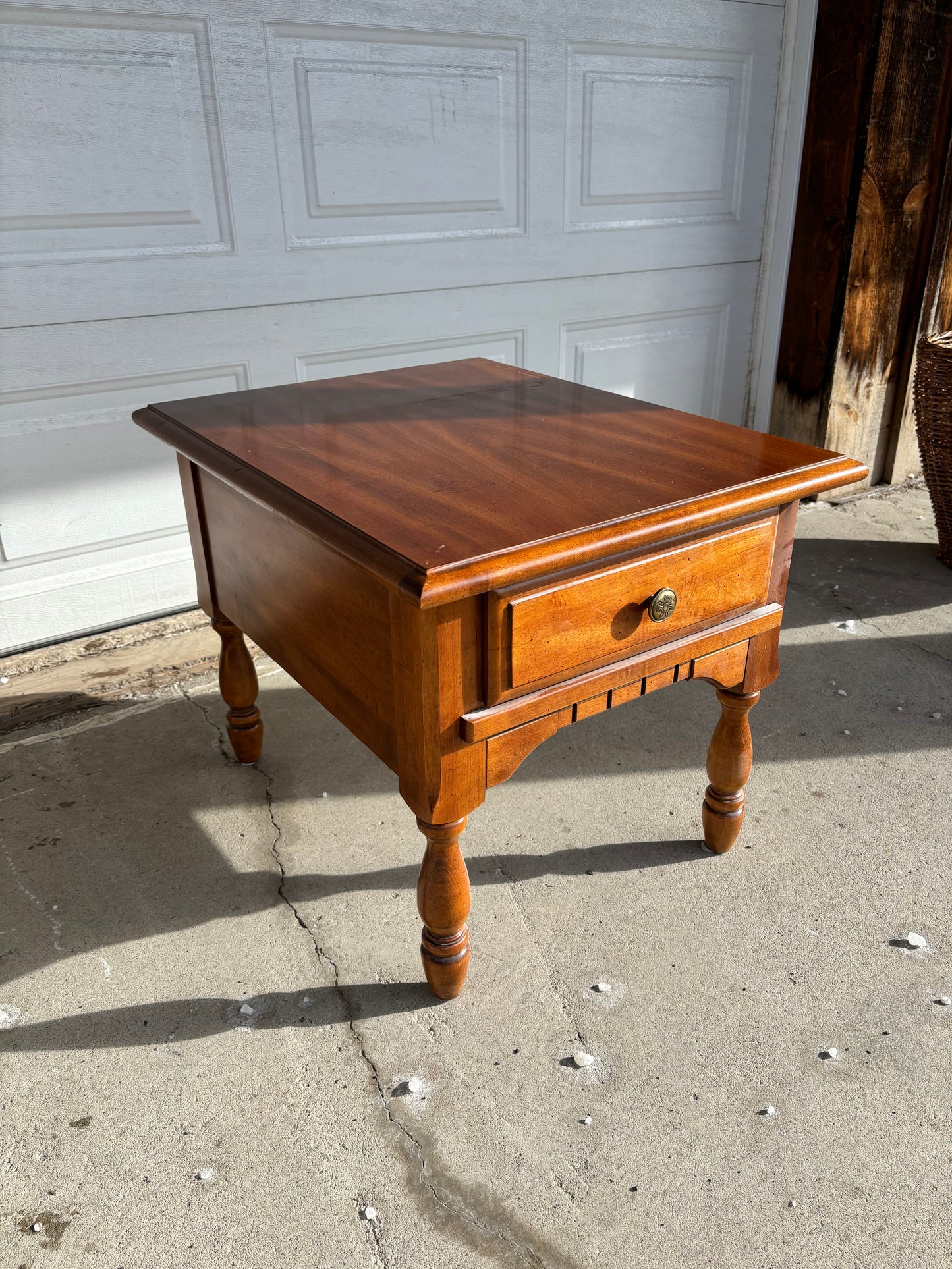 Vintage KROEHLER Canada Nightstand/End Table