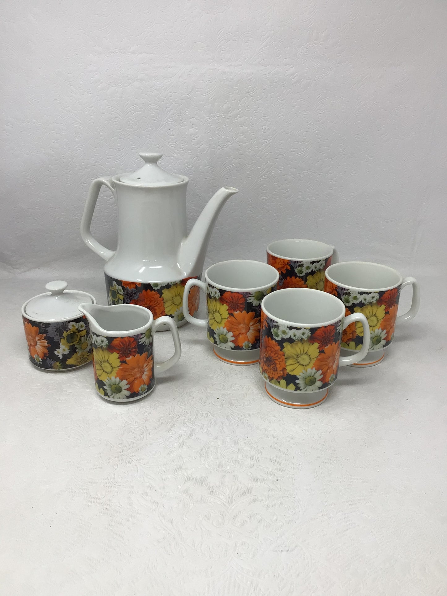 7 Piece Retro Orange Flower Tea Set