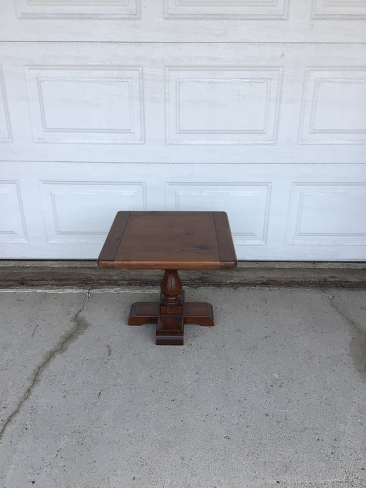 Rustic Ethan Allen Antiqued Pine Tavern Side Table