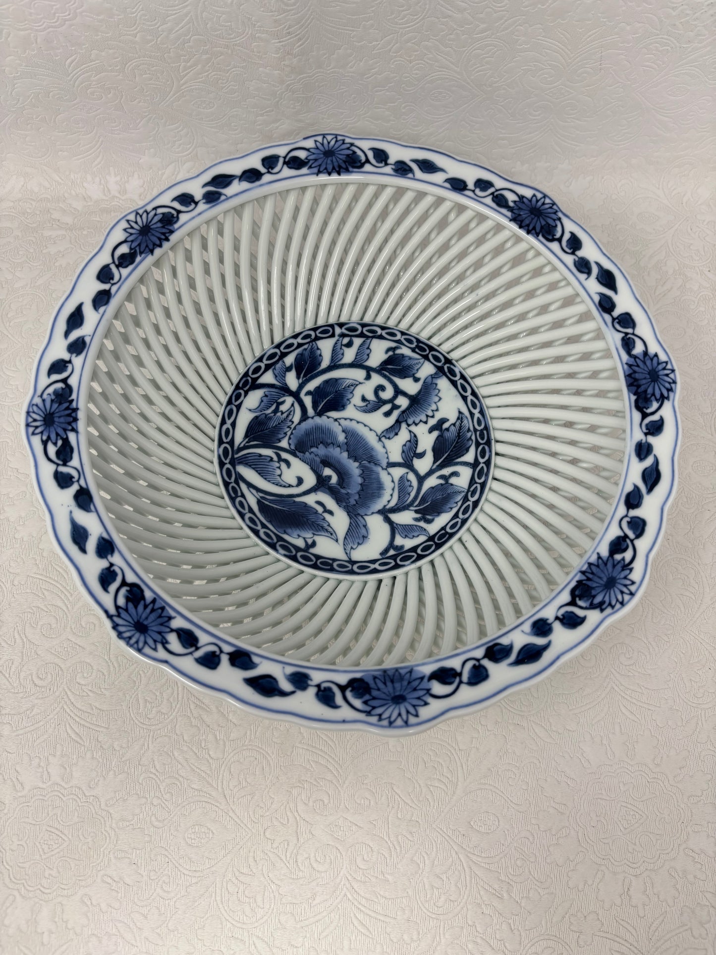 Vintage Hasami Yaki Japanese Porcelain Lattice Bowl