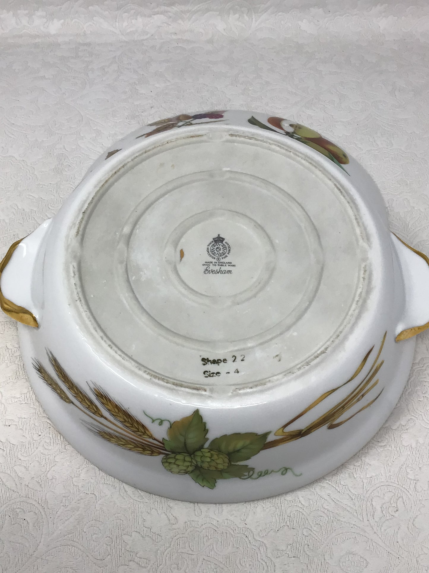 Evesham Gold Covered Dish