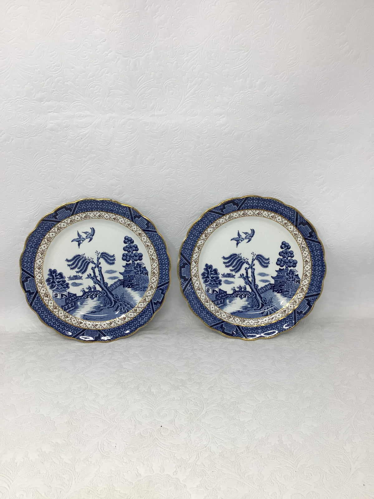 Set of 2 Blue Willow Pattern Plates