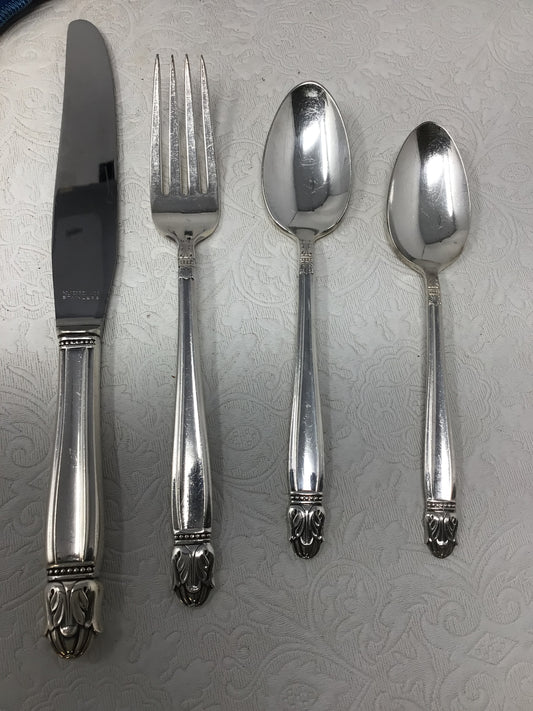 32 Piece Silverplated Set