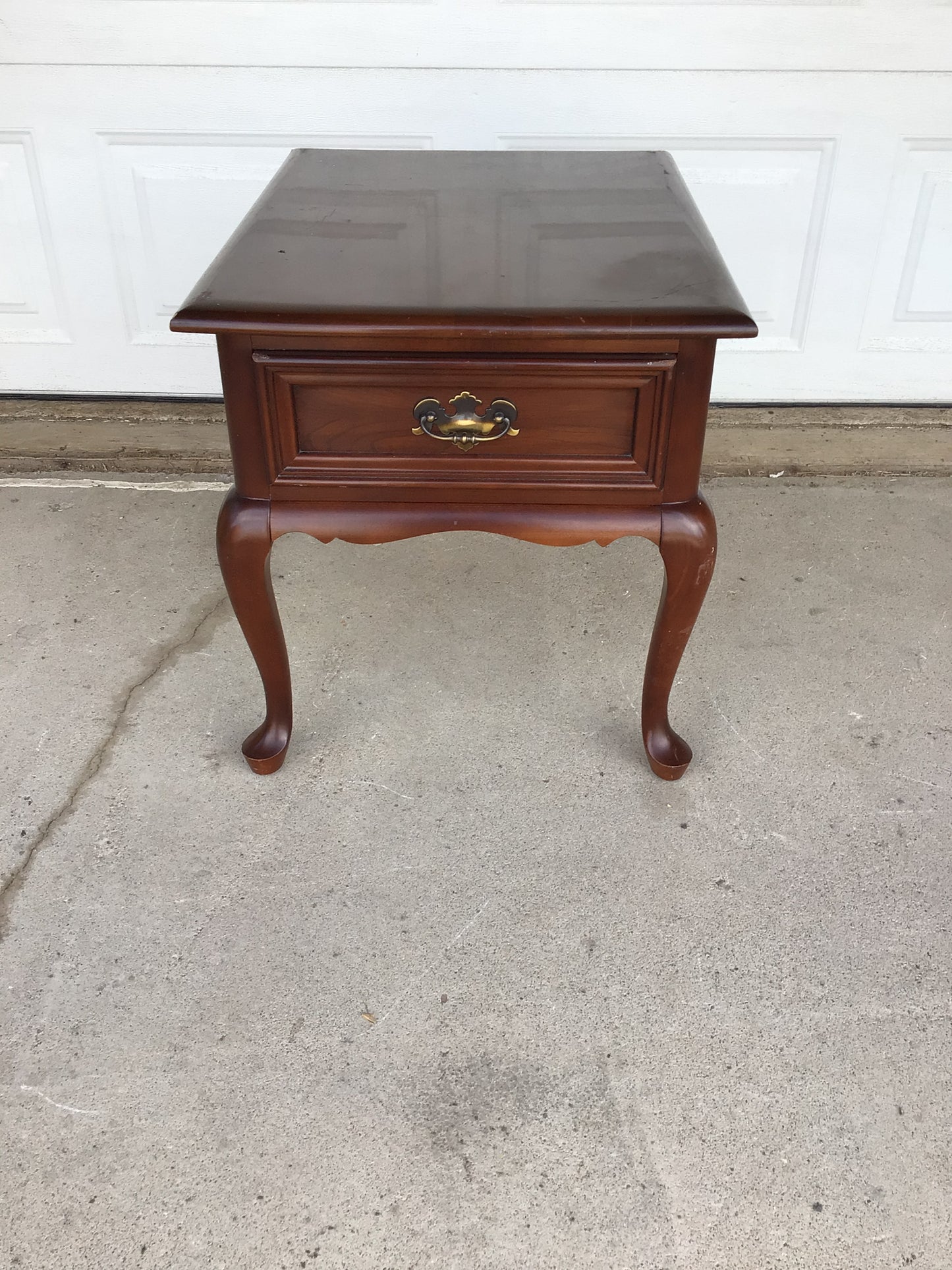 Queen Anne Style End Table
