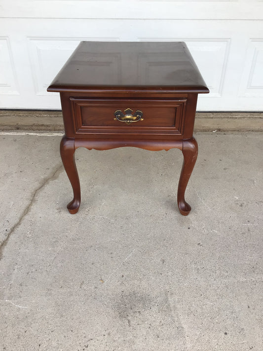 Queen Anne Style End Table