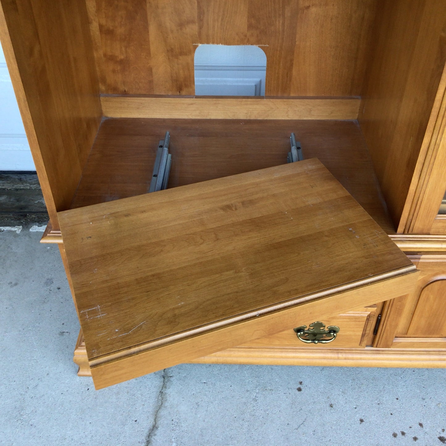 Roxton Entertainment Cabinet