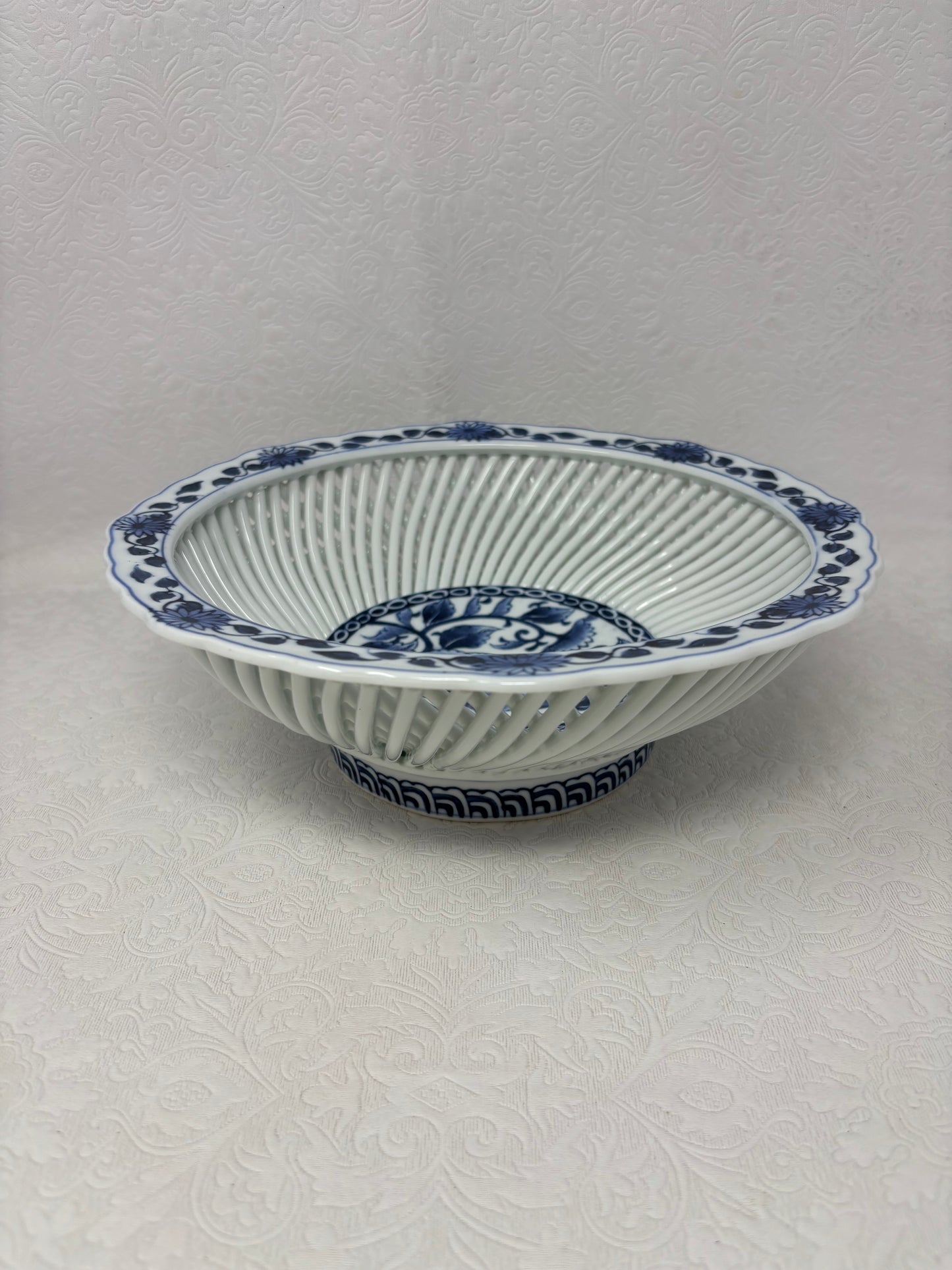 Vintage Hasami Yaki Japanese Porcelain Lattice Bowl