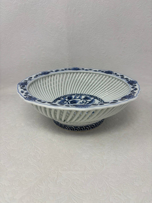 Vintage Hasami Yaki Japanese Porcelain Lattice Bowl