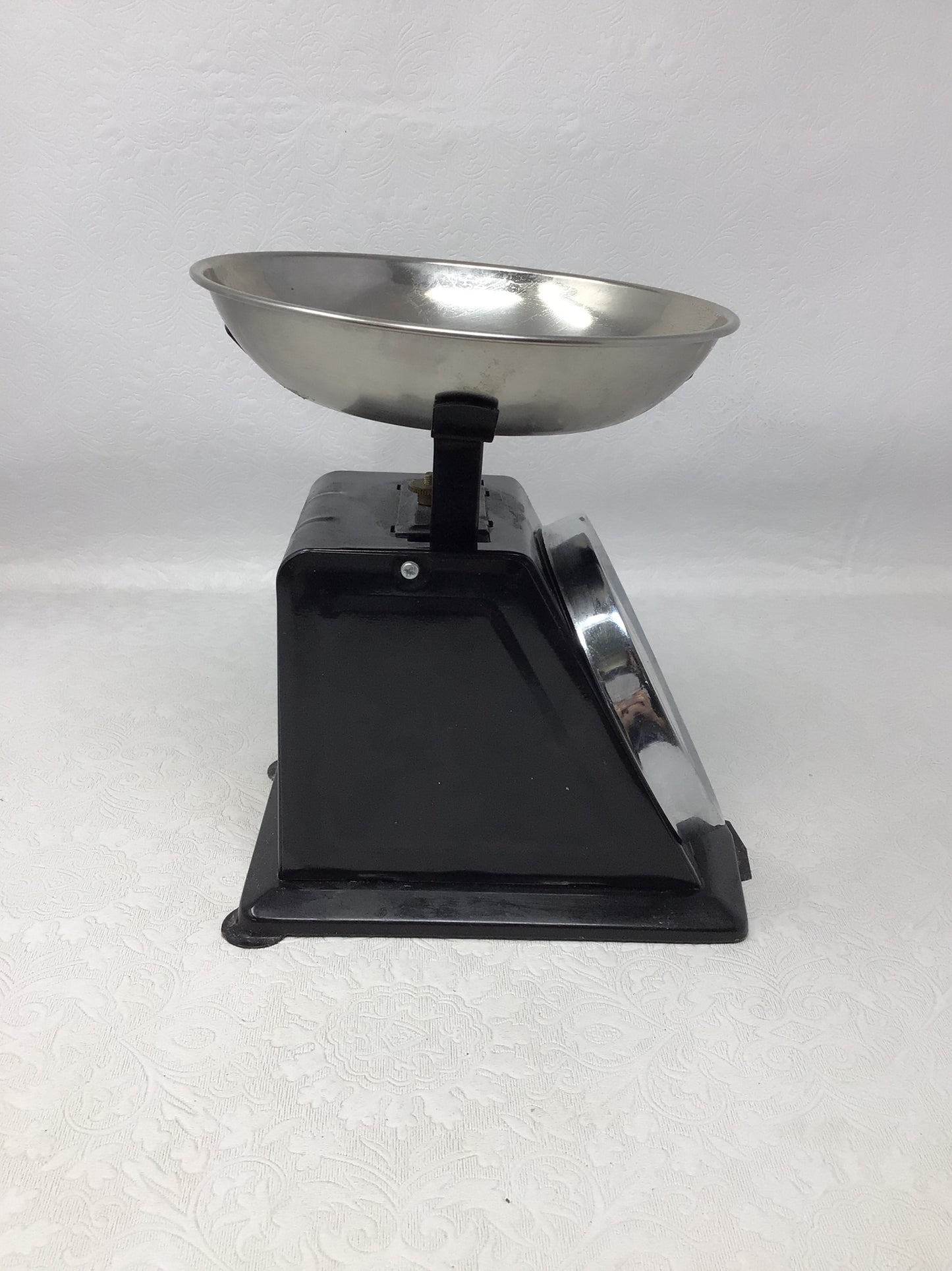 Vintage Mechanical Kitchen Scale