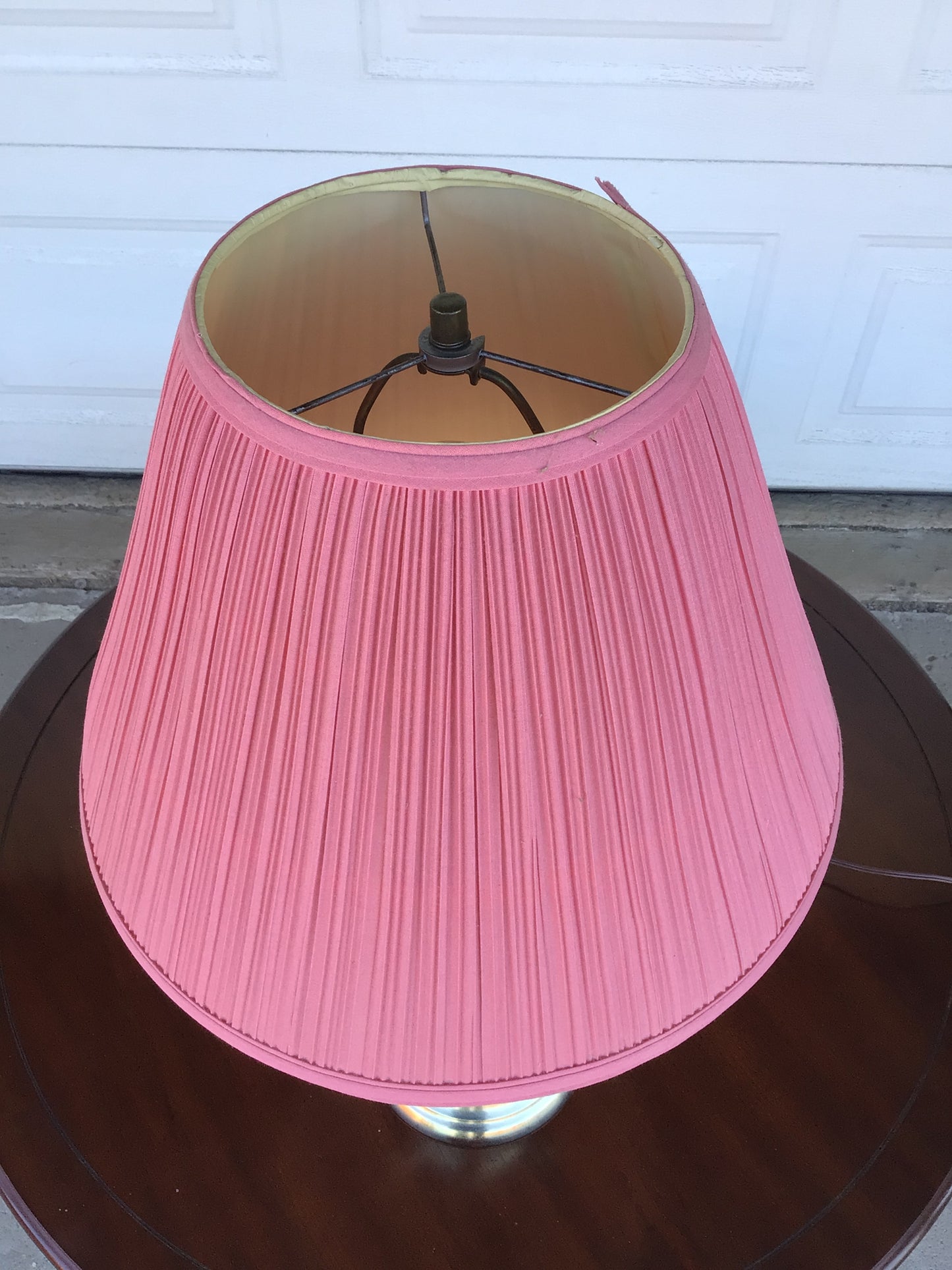 Vintage Like Pink Table Lamp
