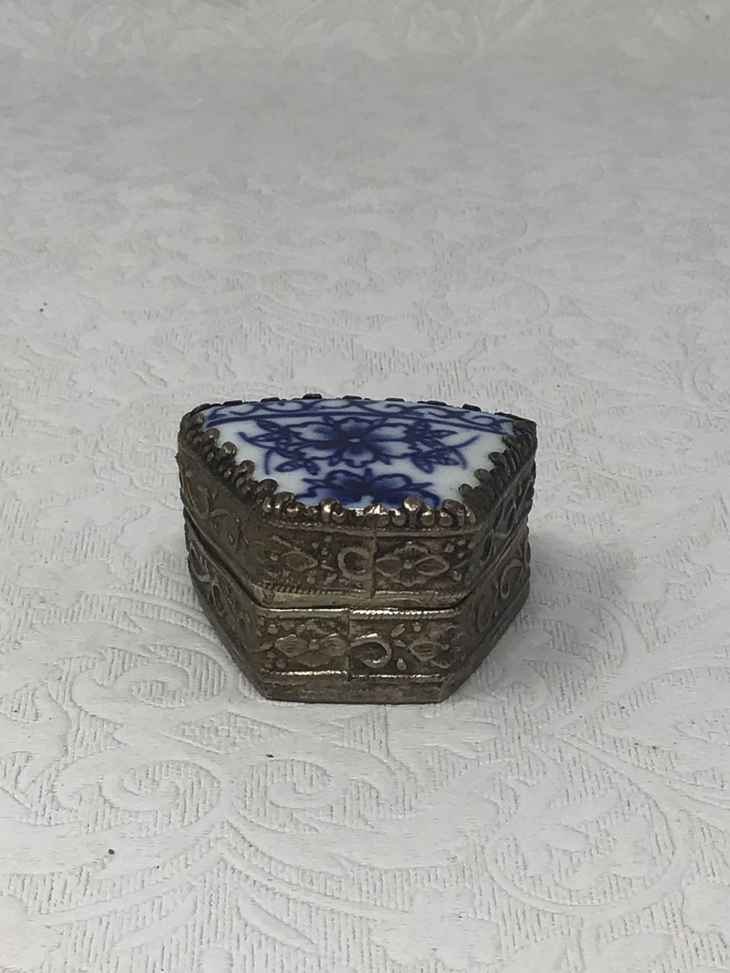 Vintage Chinese Shard Box