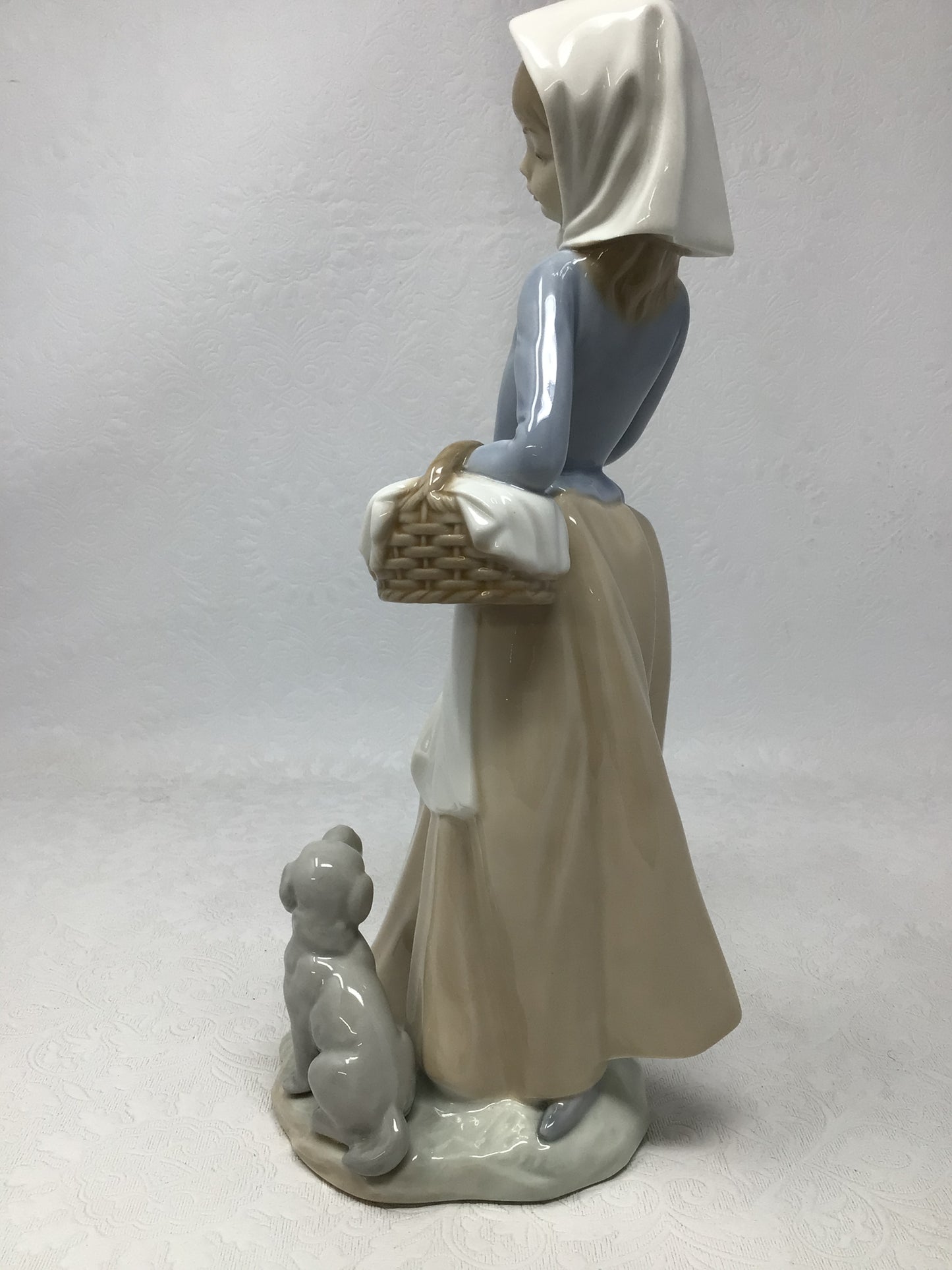 NAO by Lladro Ceramic Figurine Girl with Picnic Basket