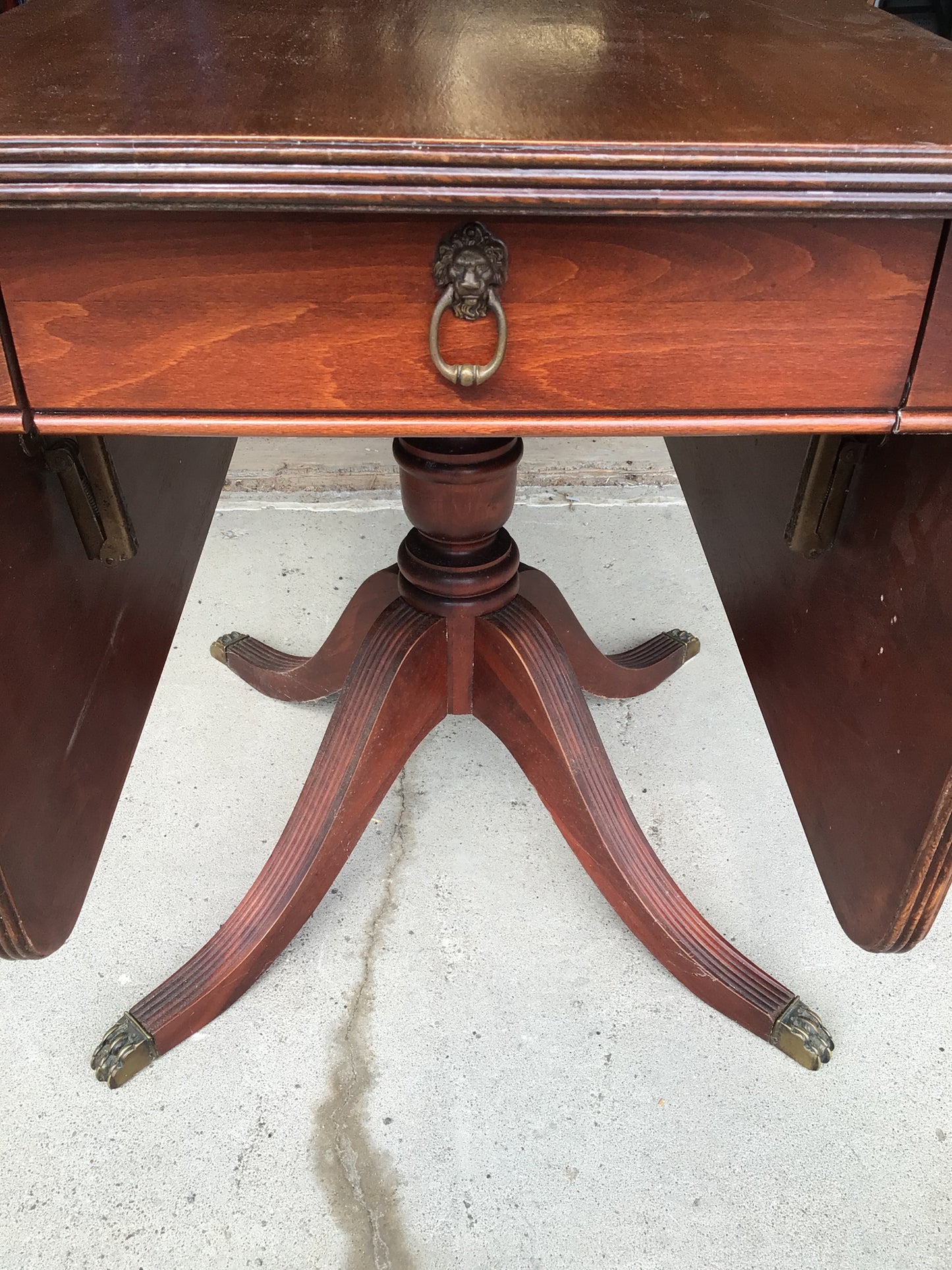Duncan Phyfe Style Dining Table
