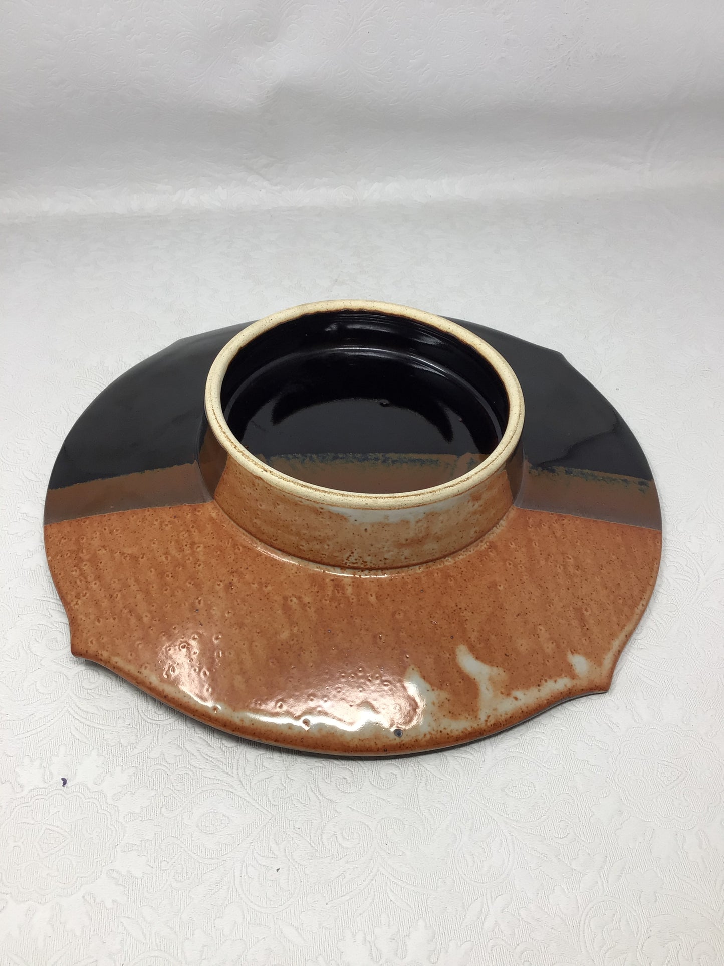 Better Home & Gardens Bazaar Brown Plate