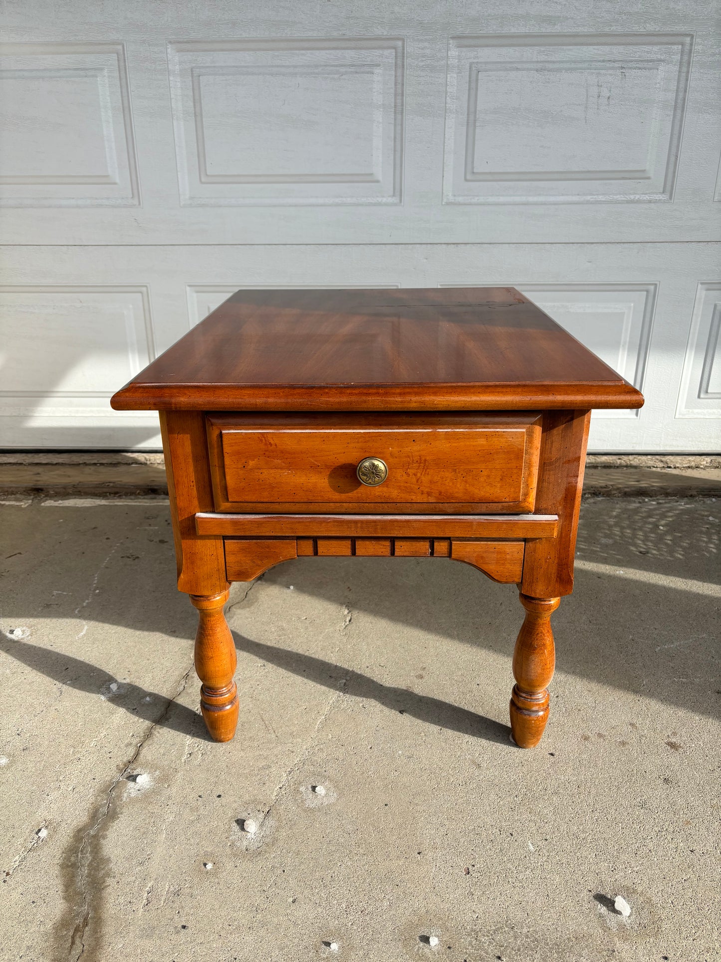 Vintage KROEHLER Canada Nightstand/End Table