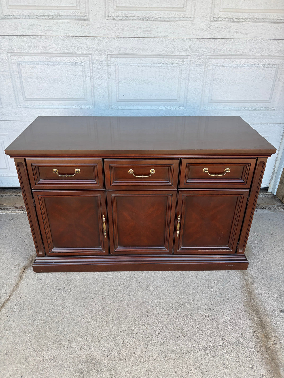 “Deilcraft Fine Furniture” Sideboard