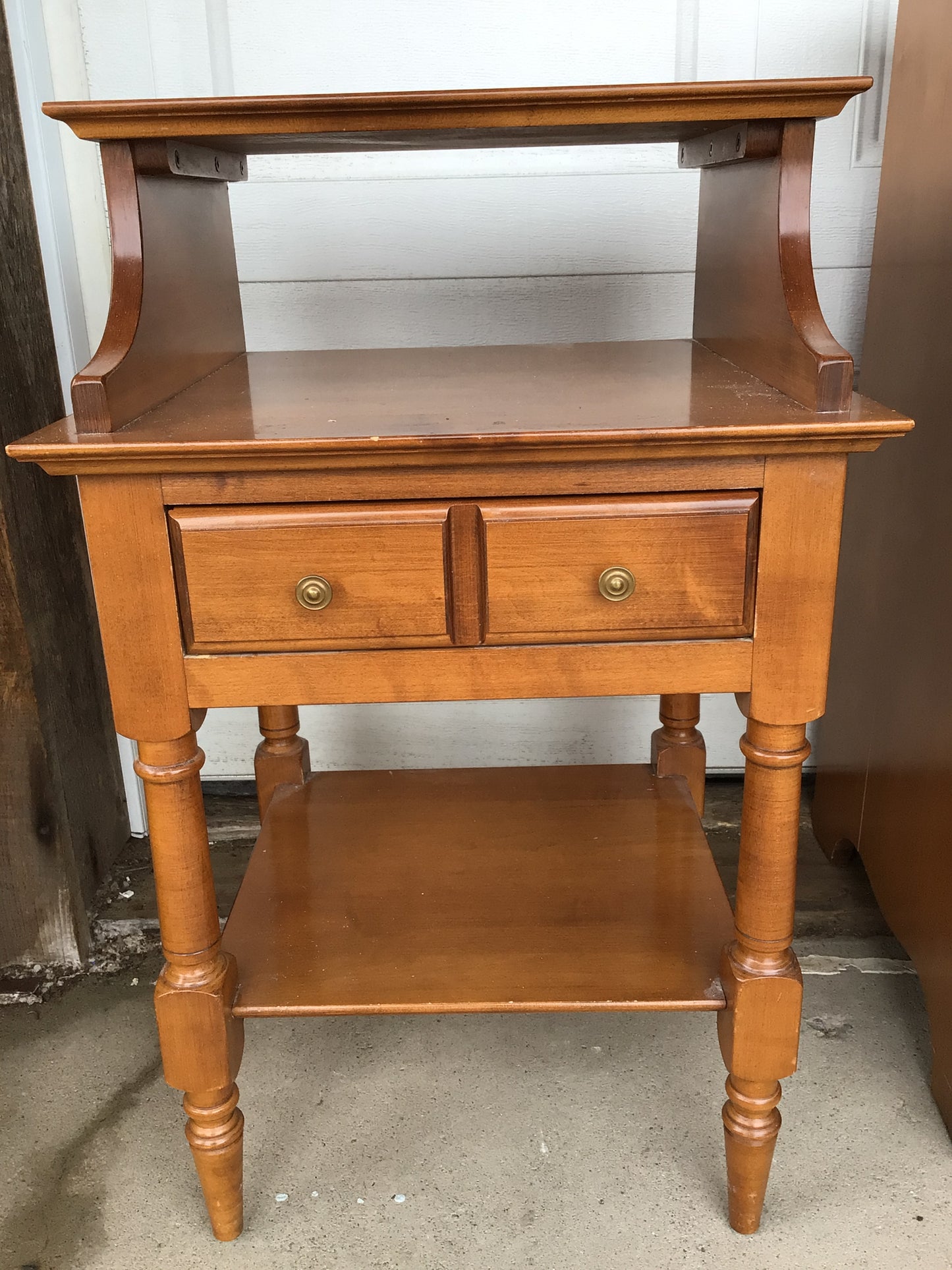 Vilas Telephone Table