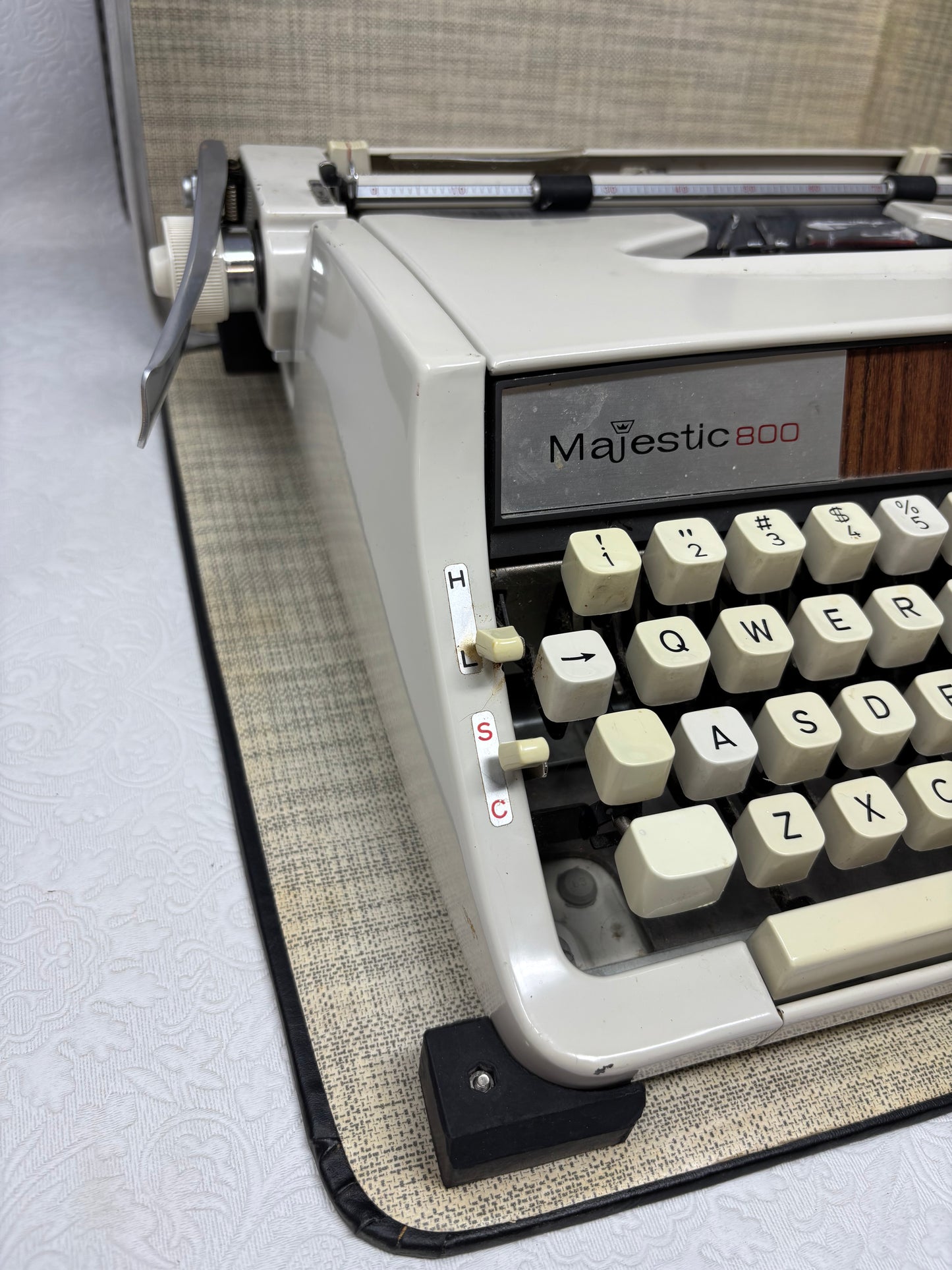 Majestic 800 Typewriter