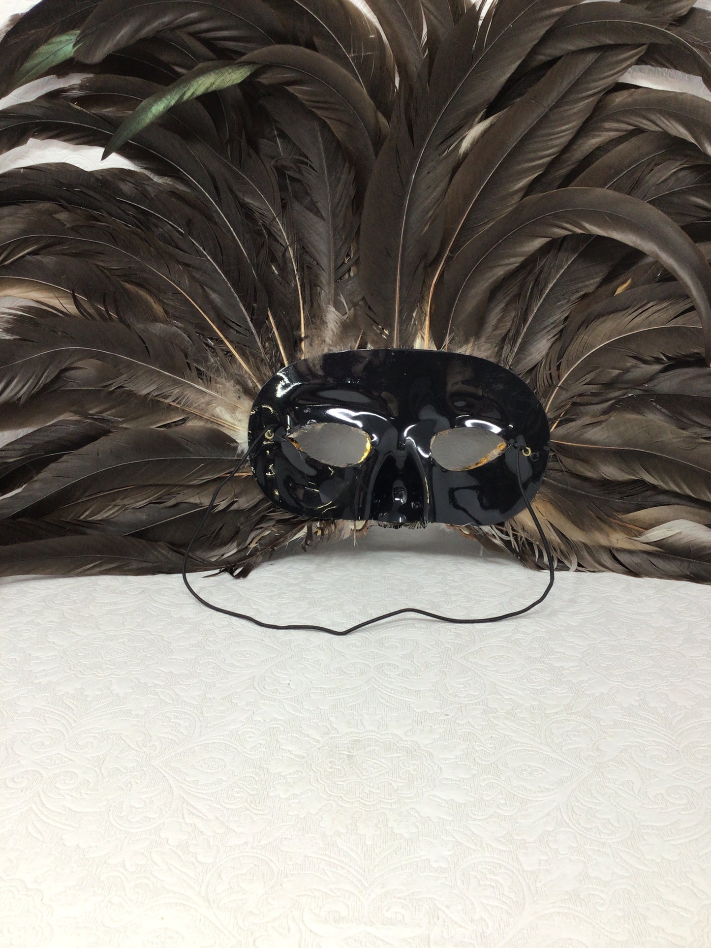 Set of 2 Feathered Masquerade Masks