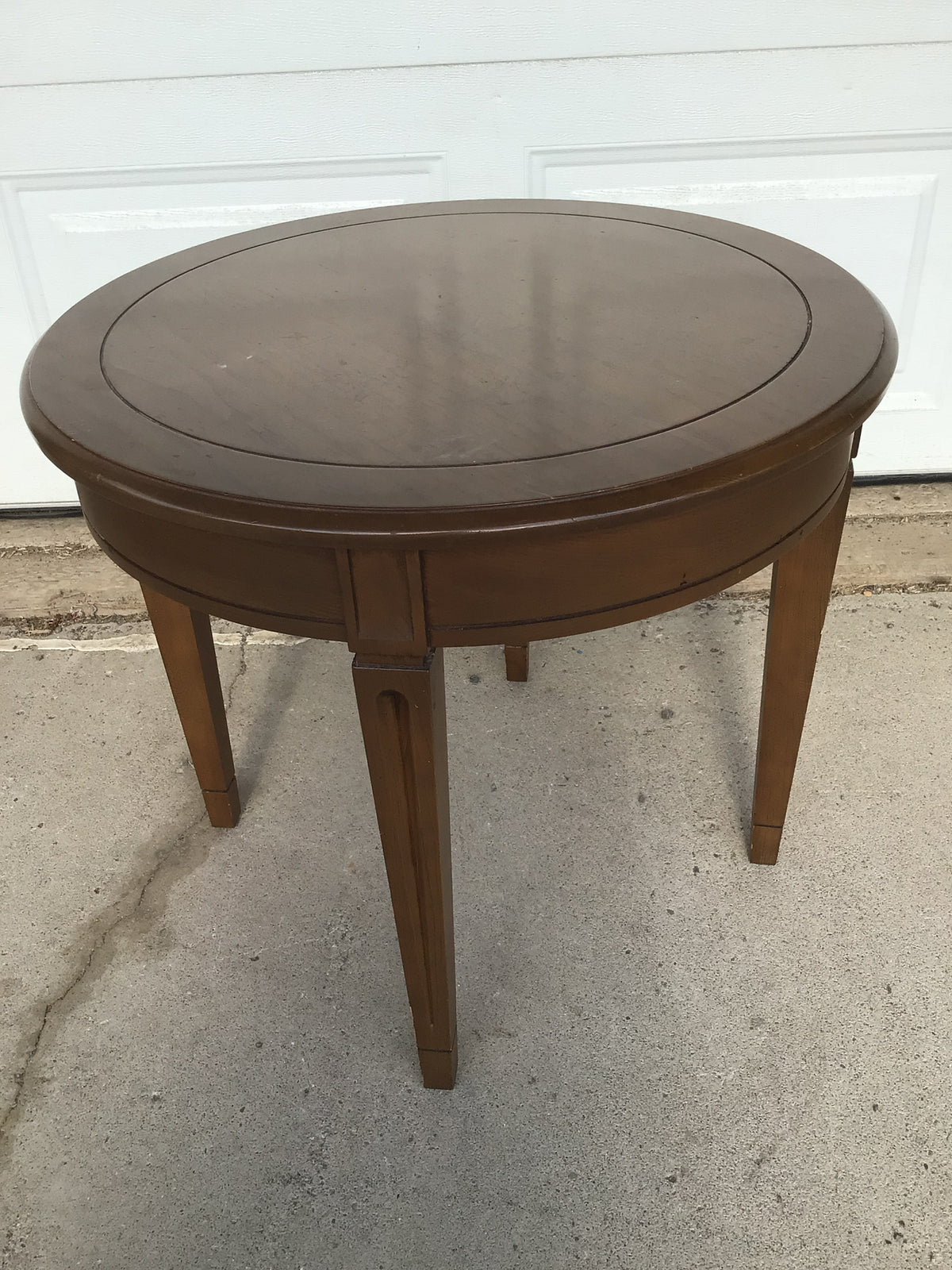 Traditional Round End Table