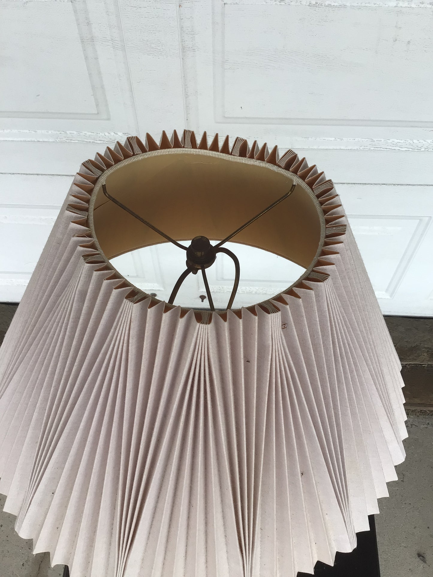 Vintage Ceramic Jug-style Table Lamp