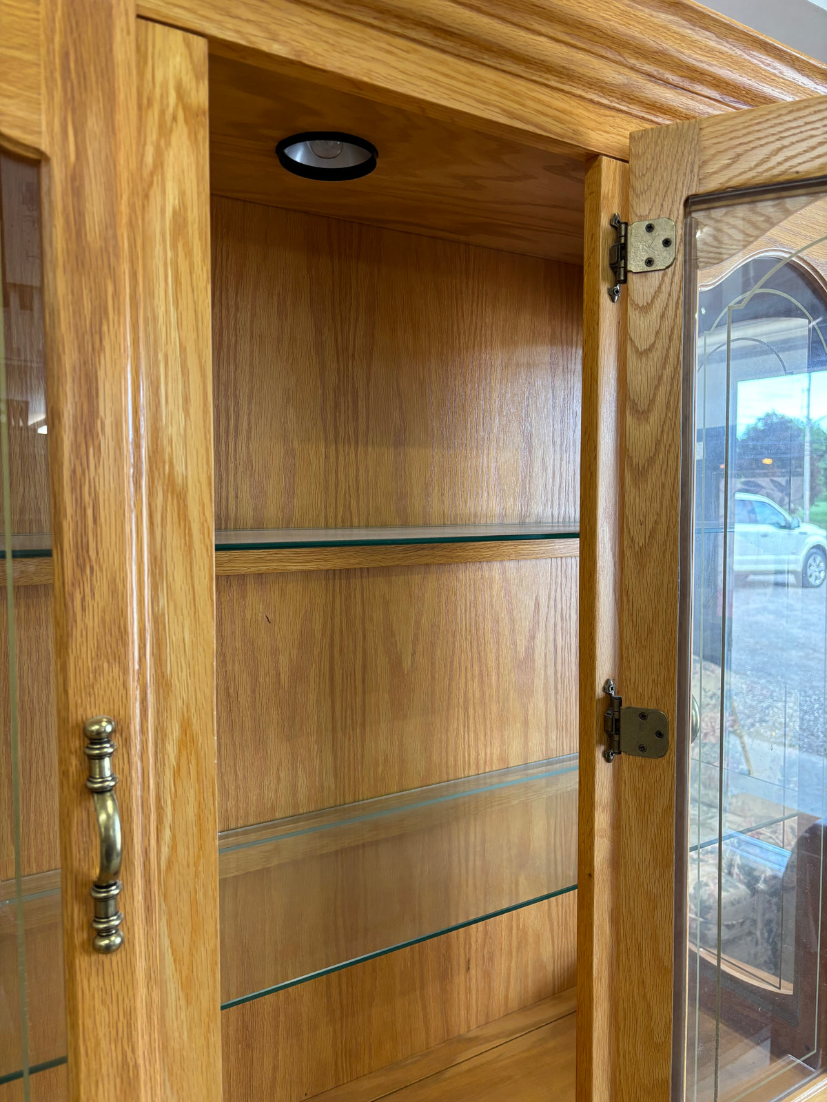 Classic Oak Two-piece Hutch