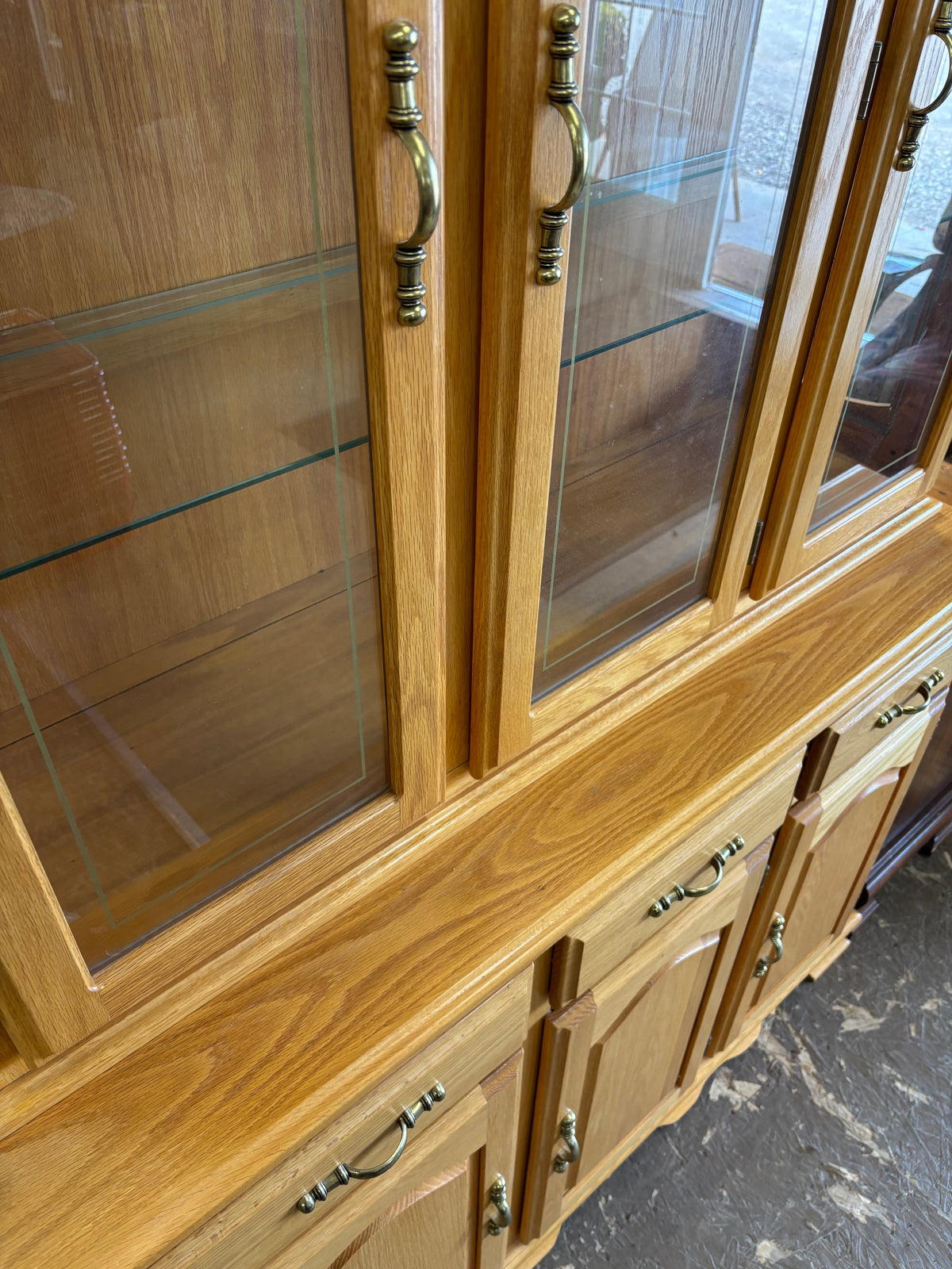 Classic Oak Two-piece Hutch