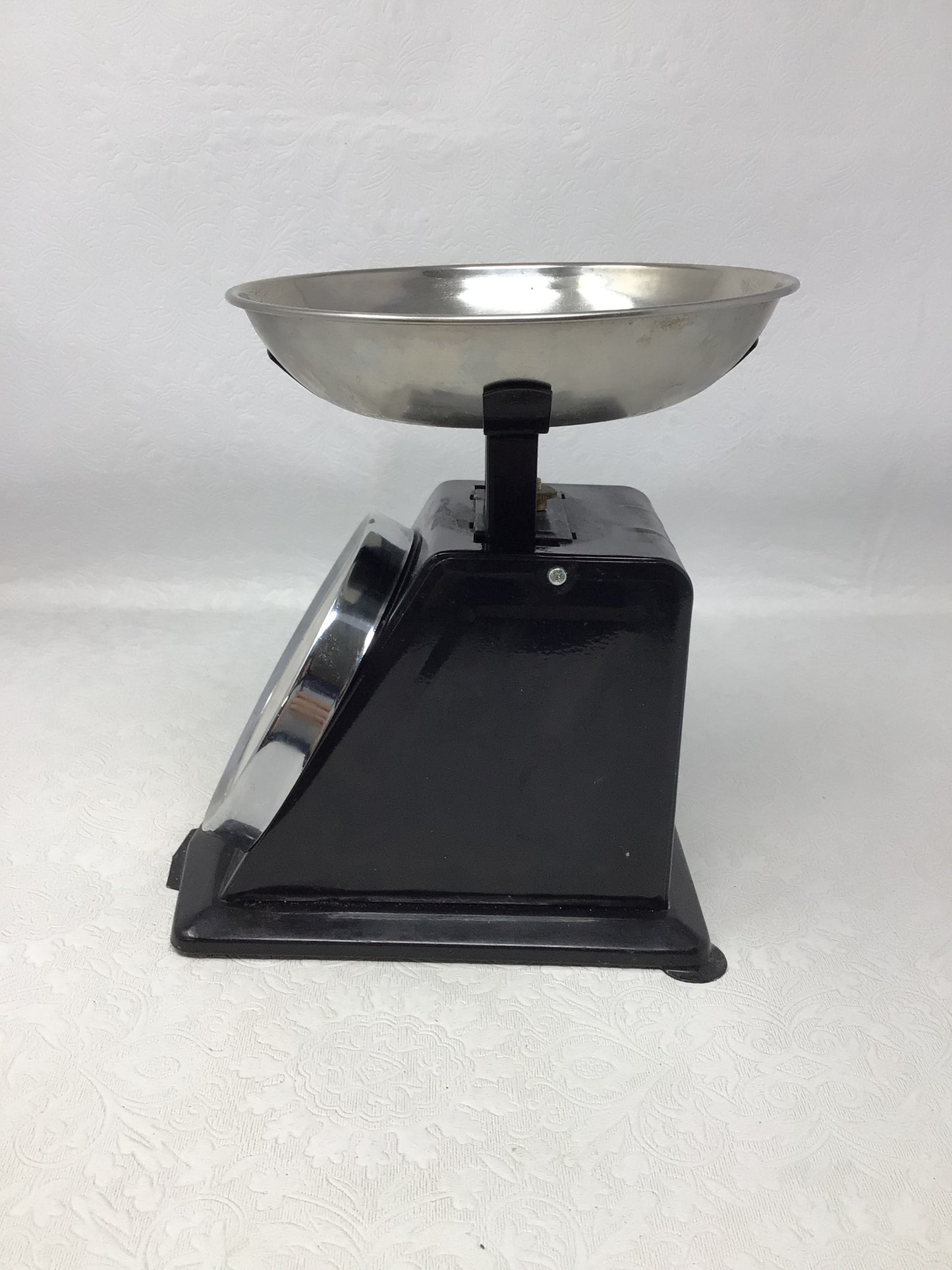 Vintage Mechanical Kitchen Scale