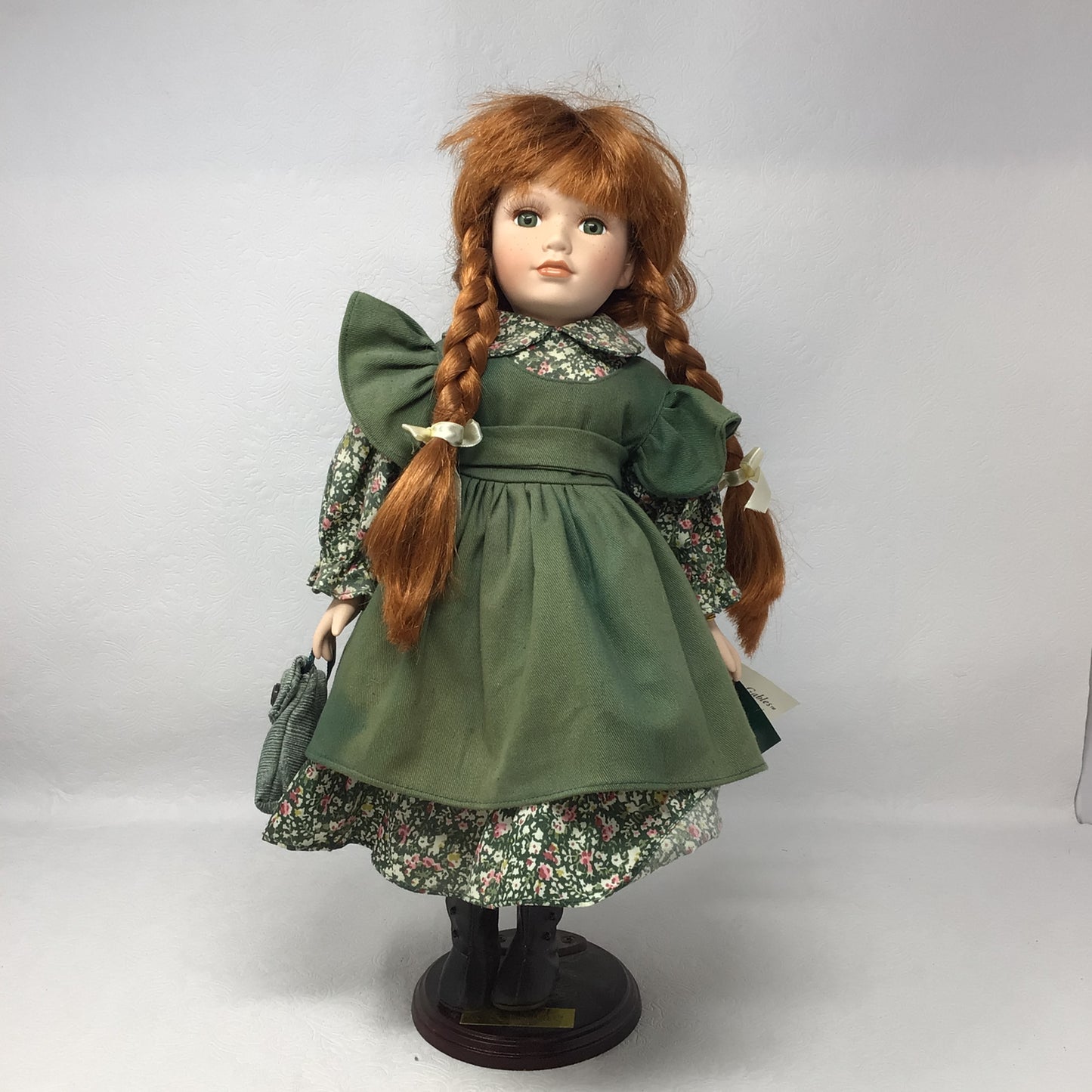 Heritage Tradition Anne of Green Gables Porcelain Doll, Avonlea Traditions Inc.