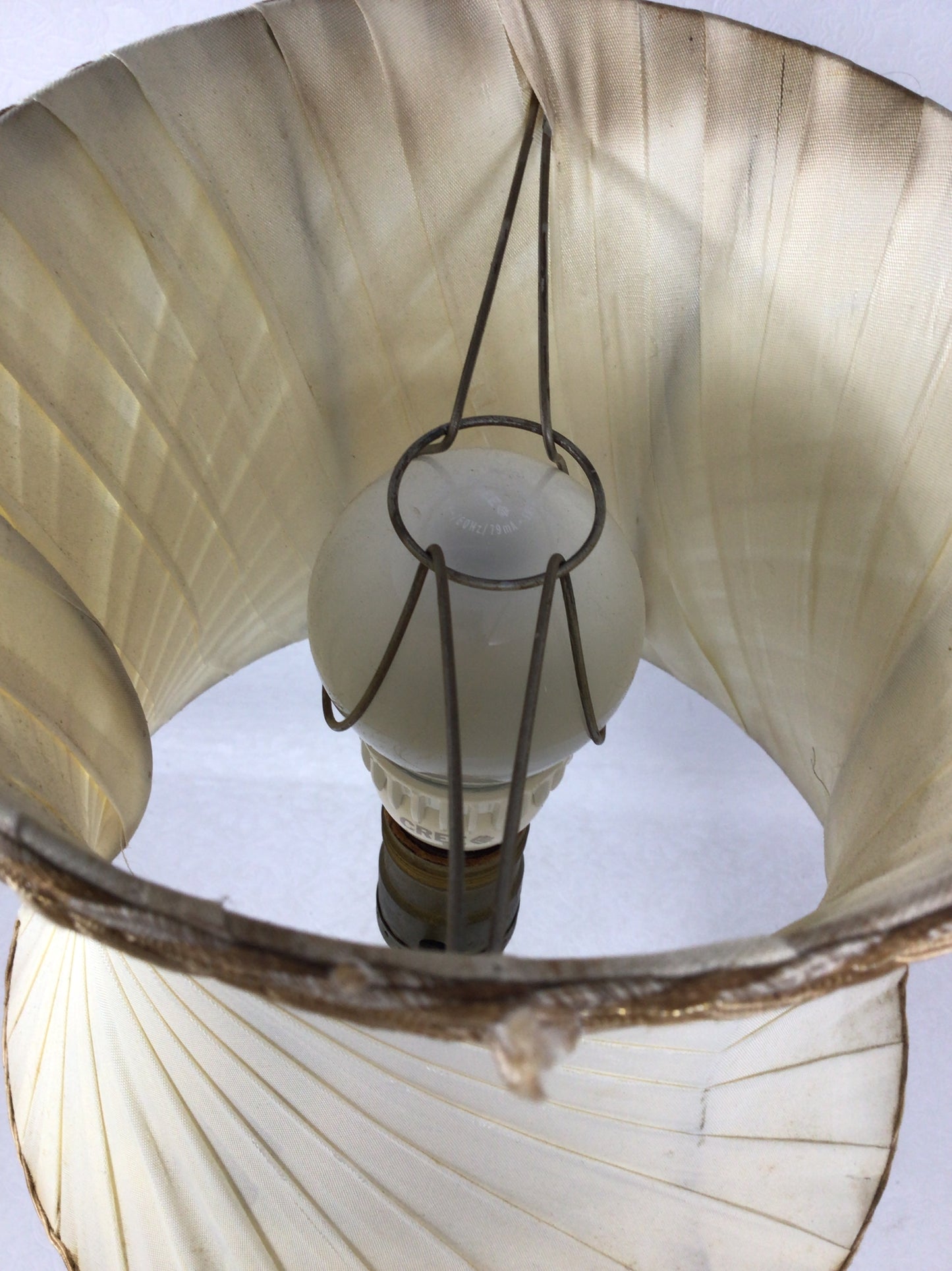 Vintage Style Floral Lamp