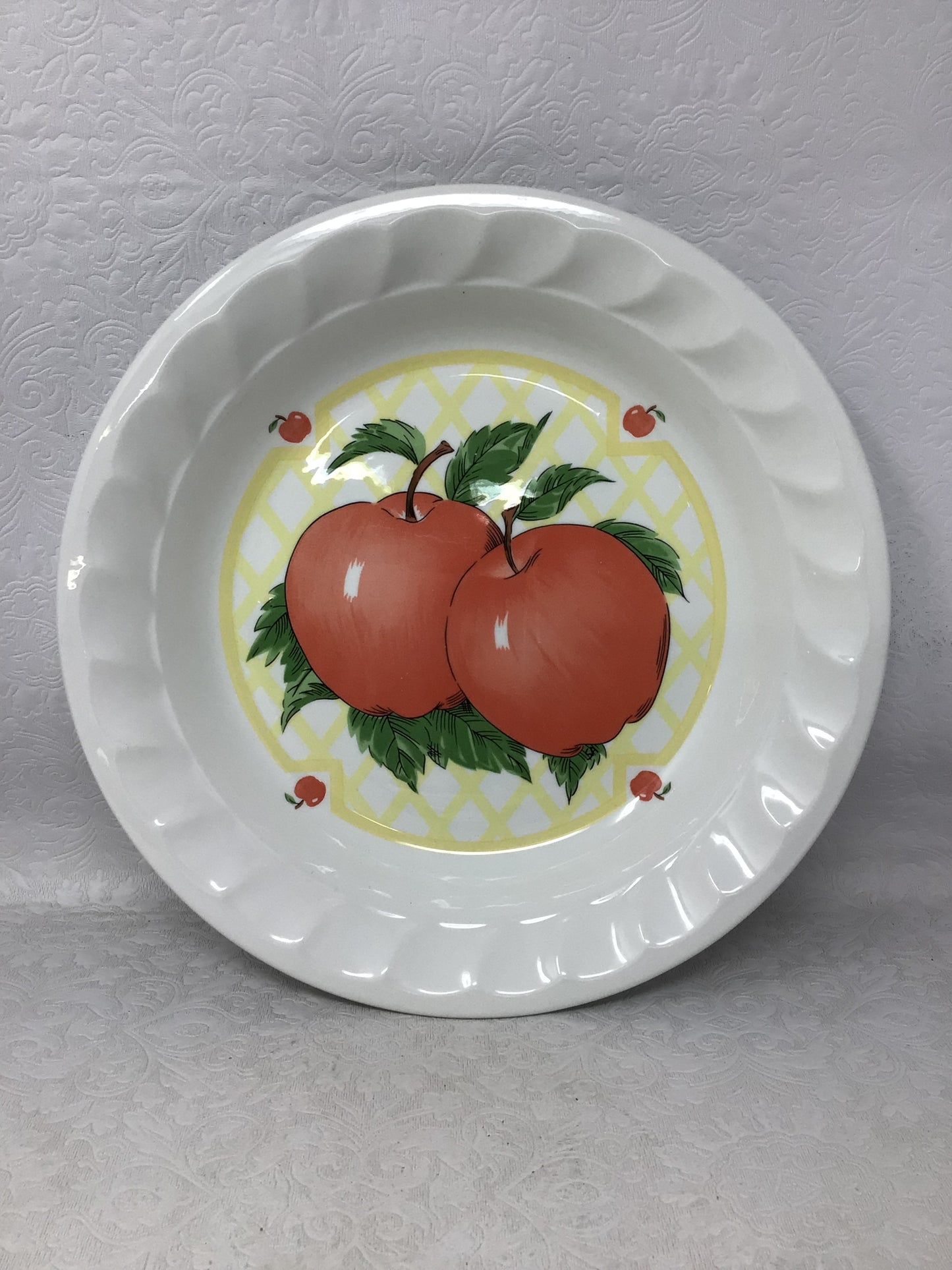 Vintage Farmers Market Apple Pie Plate.
