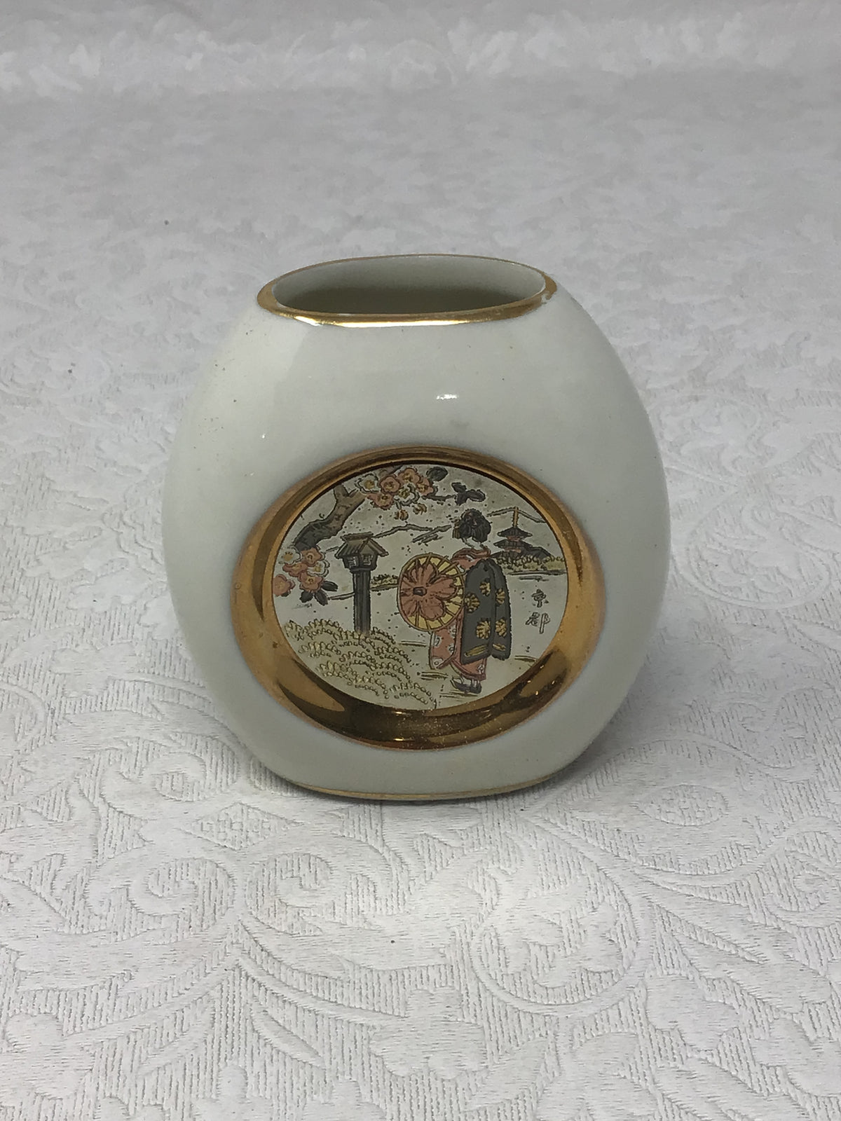White Porcelain Mini Vase "Art of Chokin"