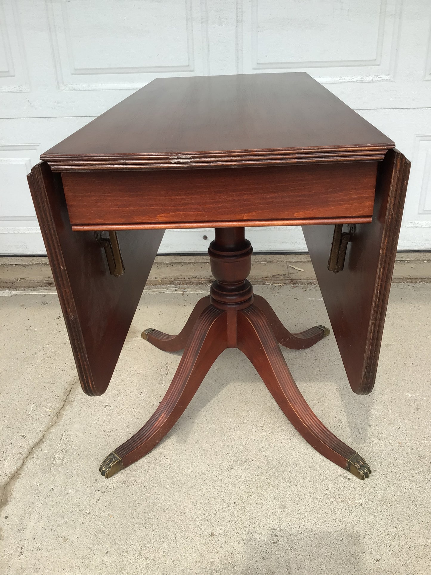 Duncan Phyfe Style Dining Table